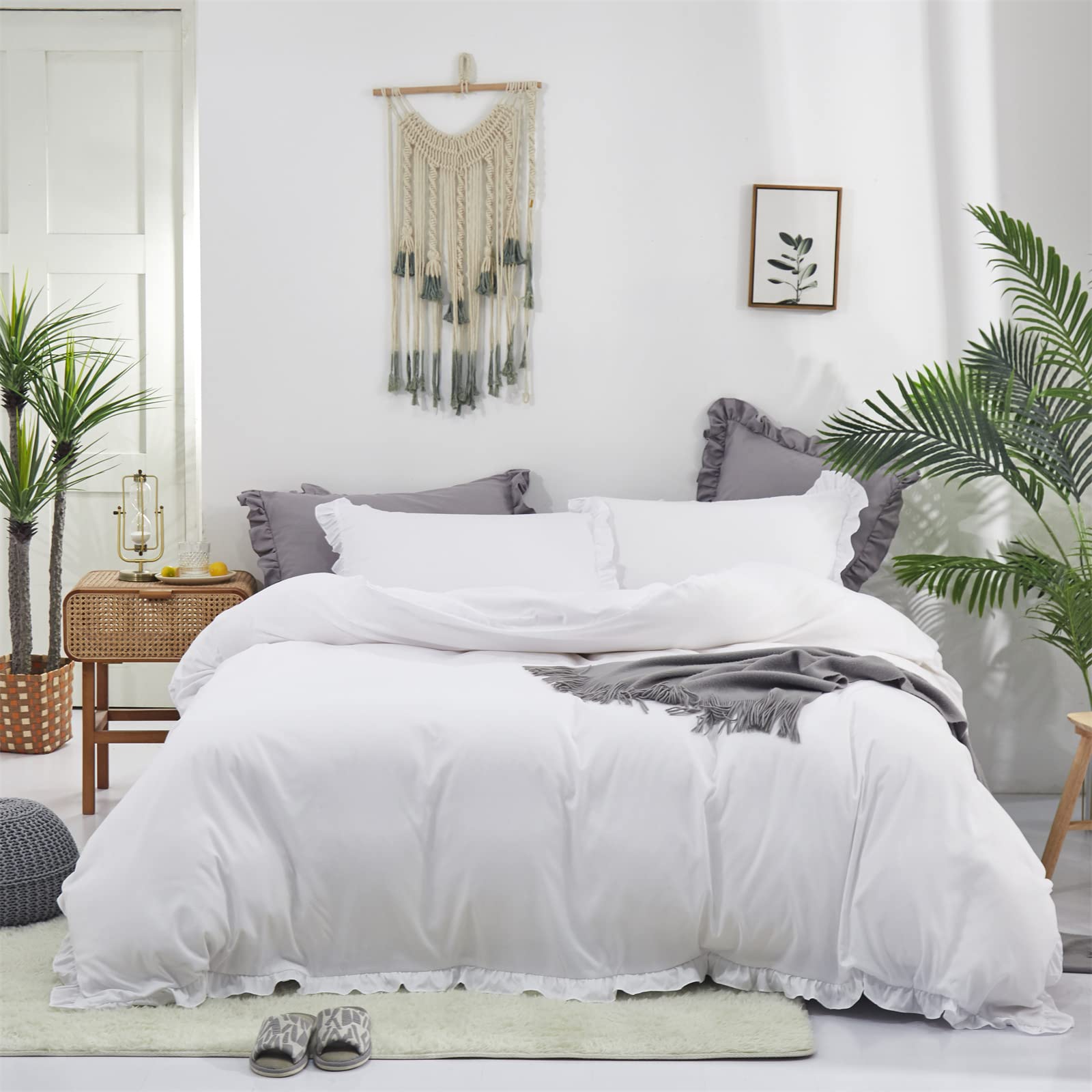 KAREVER White Ruffled Comforter Set King Size - 3 Piece Farmhouse Style Bedding with Ruffle Fringe Design for Women & Men - Pure Solid White Duvet Cover Set for Girls' Room, Master Bedroom & Guest House Decor