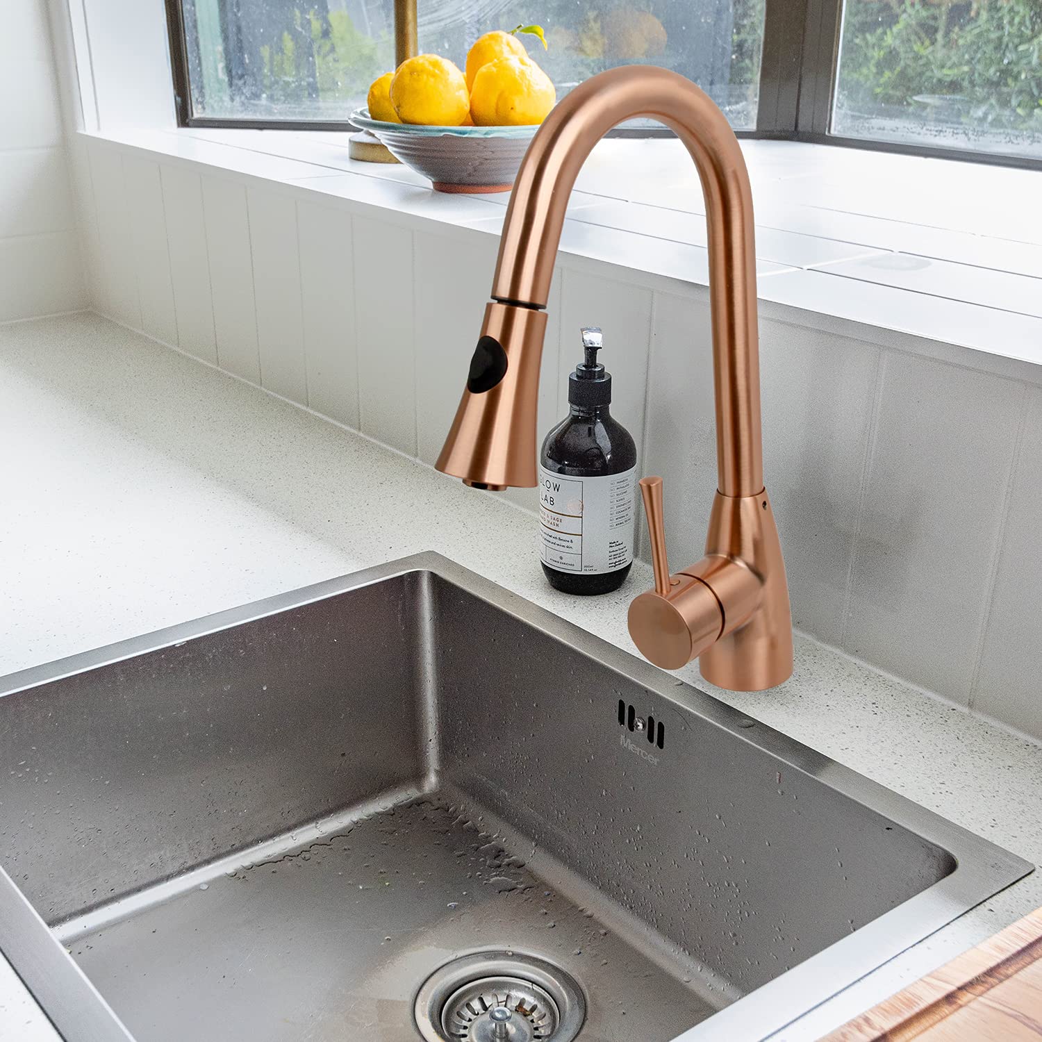 Akicon Single Handle Copper Pull-Down Kitchen Faucet with Sprayer - Durable & Stylish for Modern Sinks | Perfect for Cooking, Washing Dishes & Food Prep