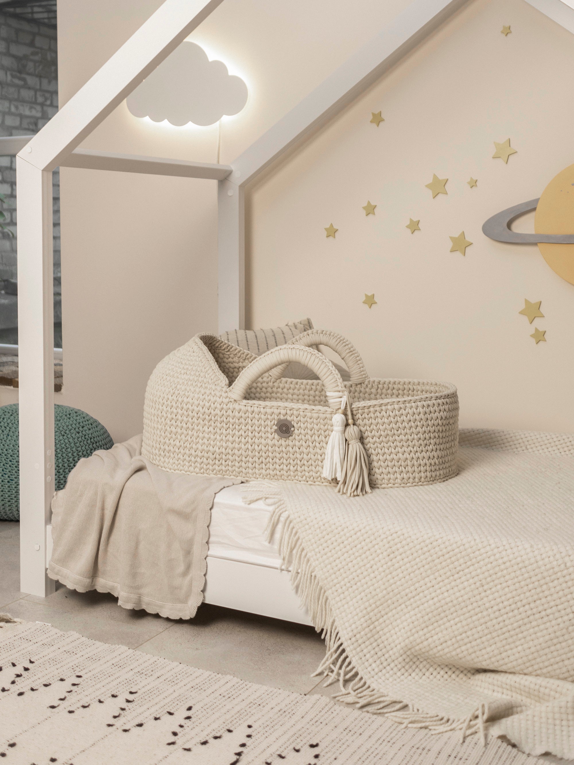 Anzy Home XL Moses Basket - Natural Woven Baby Bassinet with Mattress & Stand - Perfect for Newborns Nursery, Bedroom, or Travel | Portable & Stylish Baby Sleeping Solution