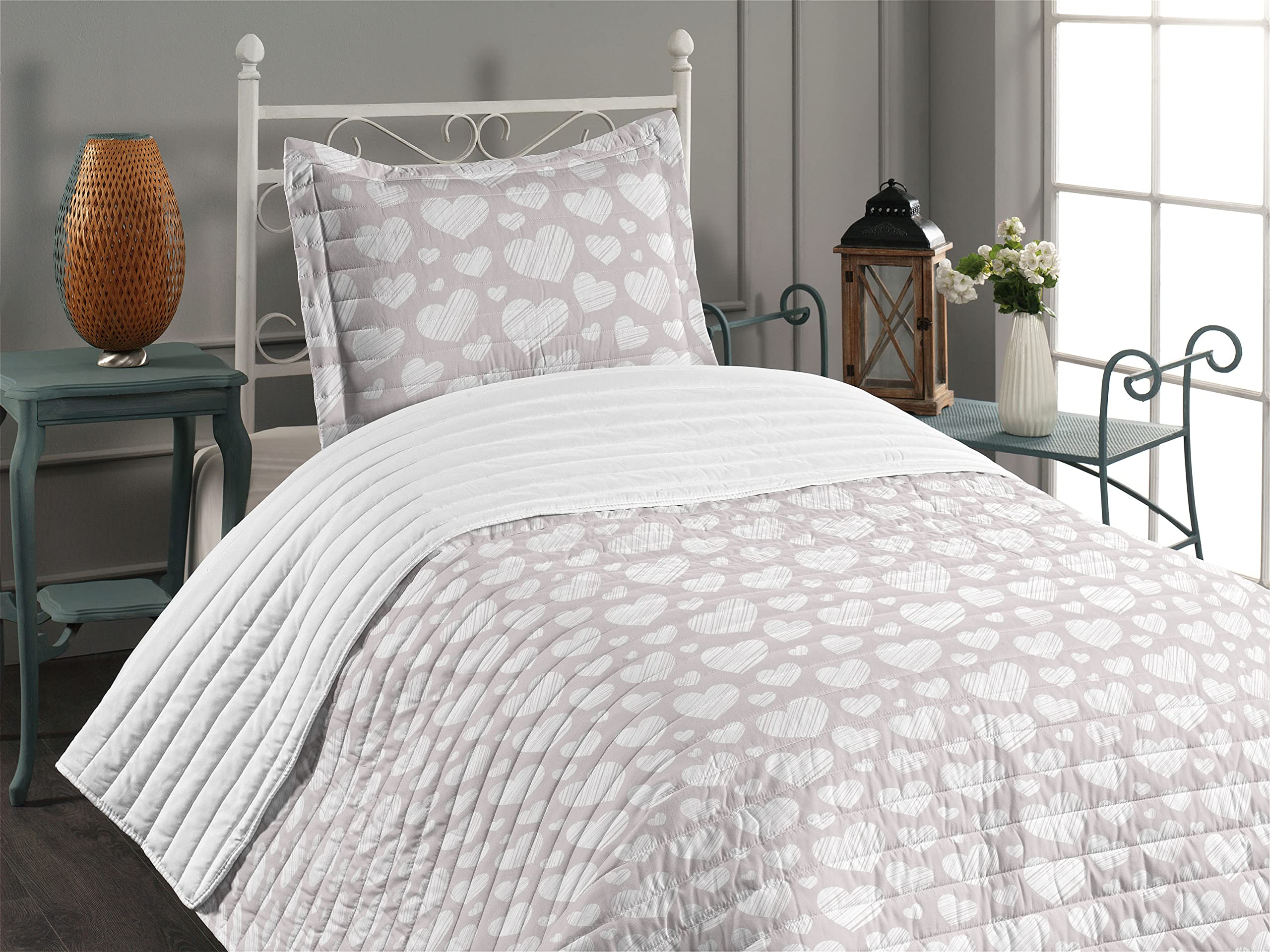 Ambesonne Neutral Microfiber Bedspread Set - Valentine's Day Theme with Hand-Drawn Hearts & Diagonal Stripes Romantic Pattern | Soft Twin Size Bedding Set Includes Pillow Sham & Comforter in Pearl White | Perfect for Romantic Bedrooms, Anniversary Gifts & Couples Retreats