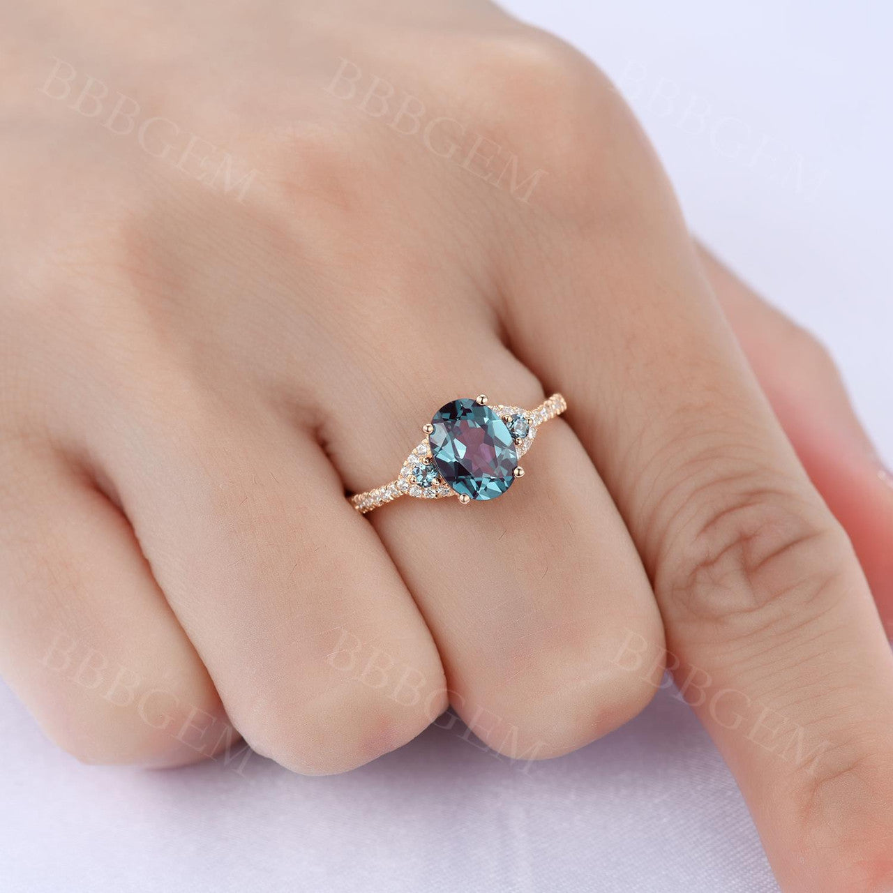 6x8mm Oval Cut Alexandrite Diamond Engagement Ring in Yellow Gold | Color Changing Gemstone for Proposals, Anniversaries & Special Occasions