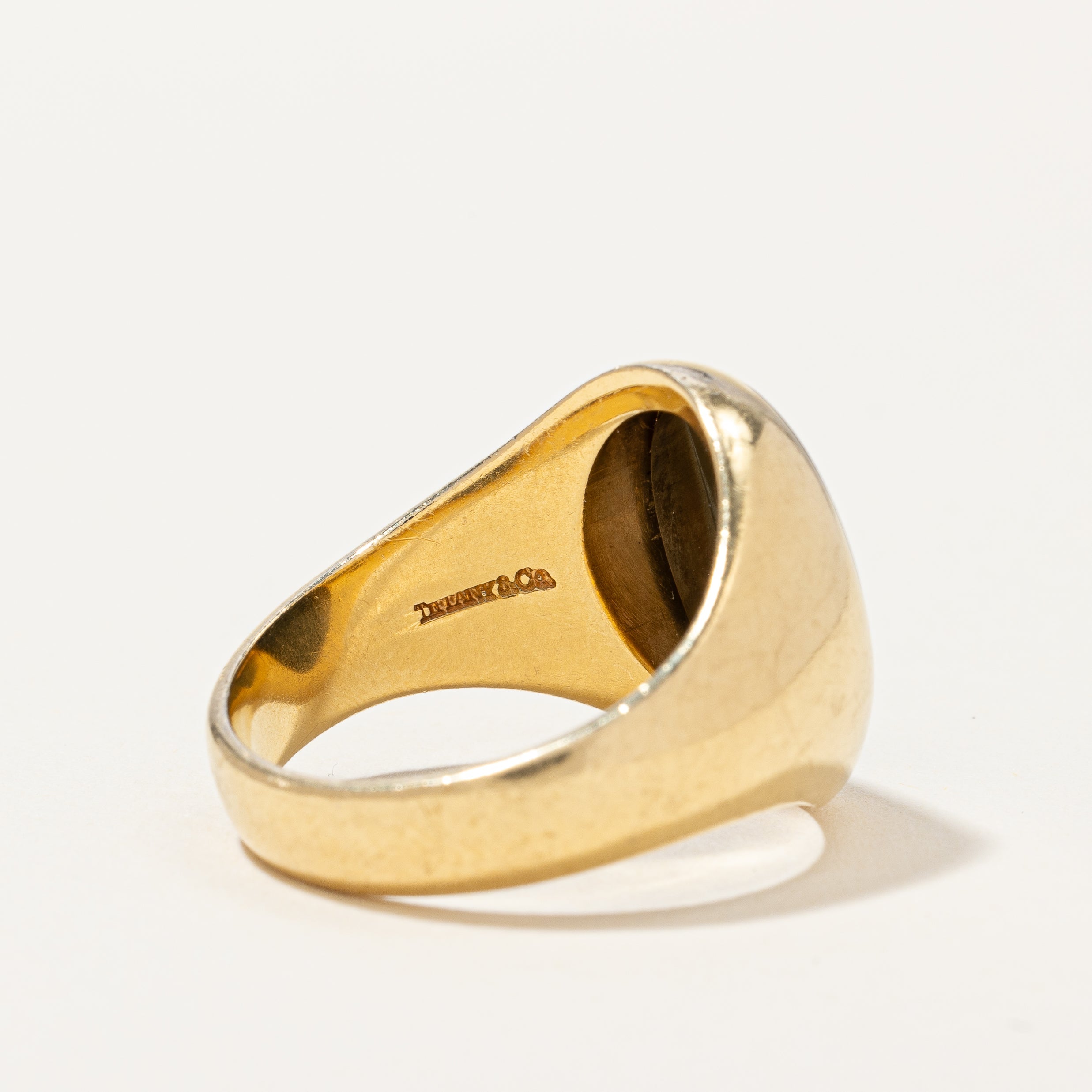 Tiffany & Co Onyx Cocktail Ring - 2.90 Carat Black Onyx Stone - Size 10 - Elegant Statement Jewelry for Evening Parties & Special Occasions