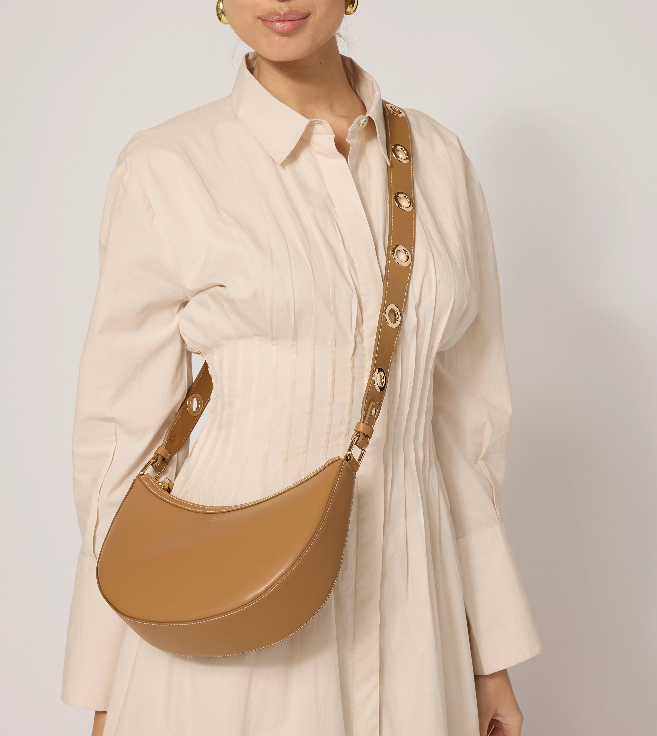 Lyon Crossbody Bag in Caramel Brown - Stylish Leather Purse for Women, Perfect for Everyday Use, Travel & Shopping
