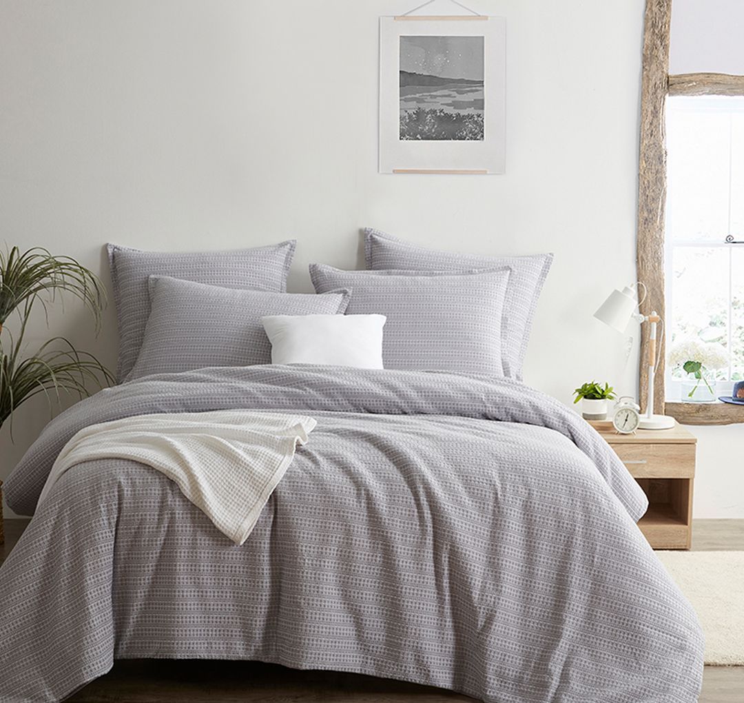 Premium Seersucker Euro Sham Pillowcase - 100% Cotton Wrinkle-Resistant Decorative Pillow Cover for Bedroom & Living Room - Perfect for Summer Home Decor & Guest Room Styling