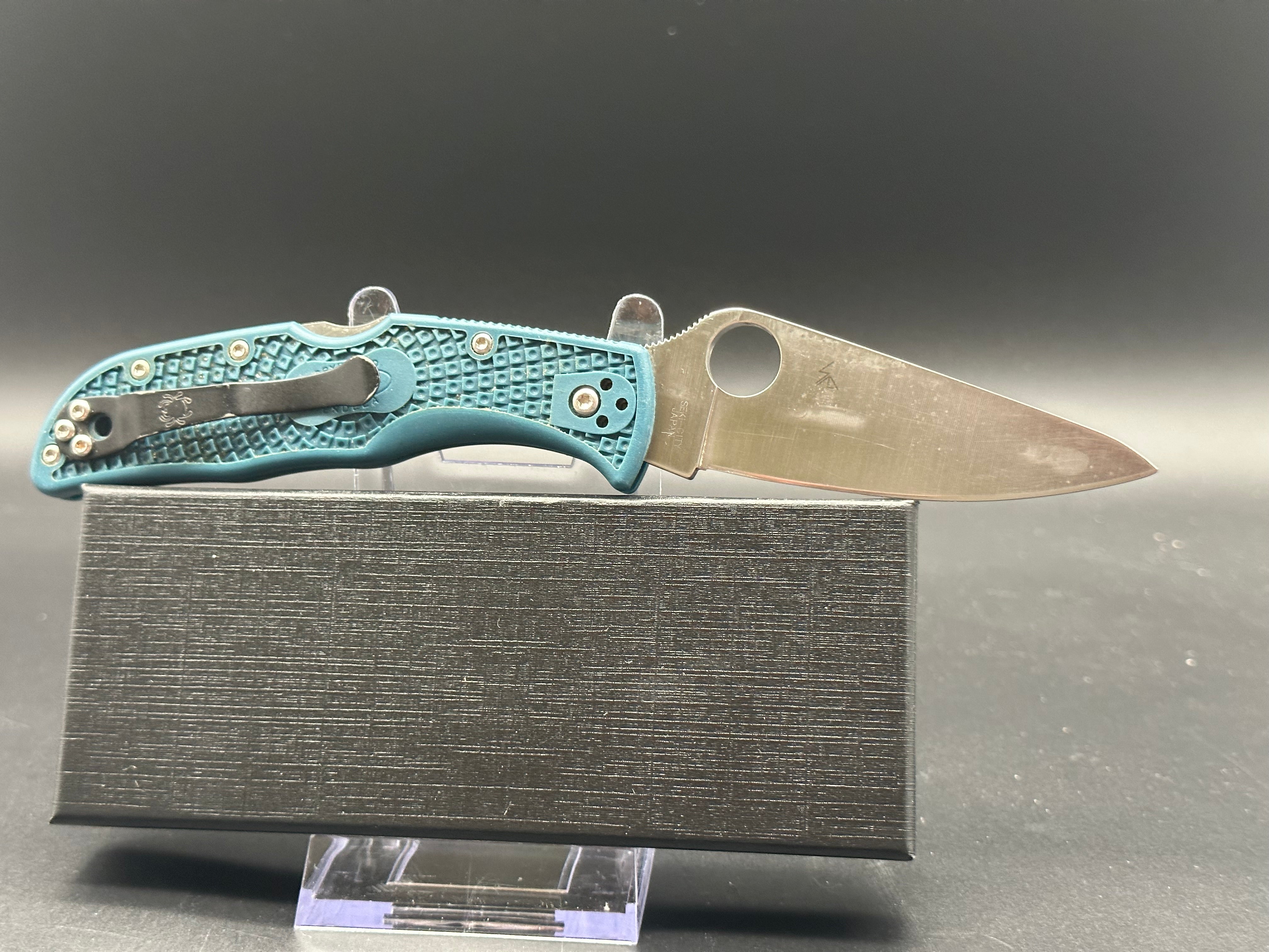 Spyderco Endela Lightweight Folding Knife - Blue FRN Handle, 3.41