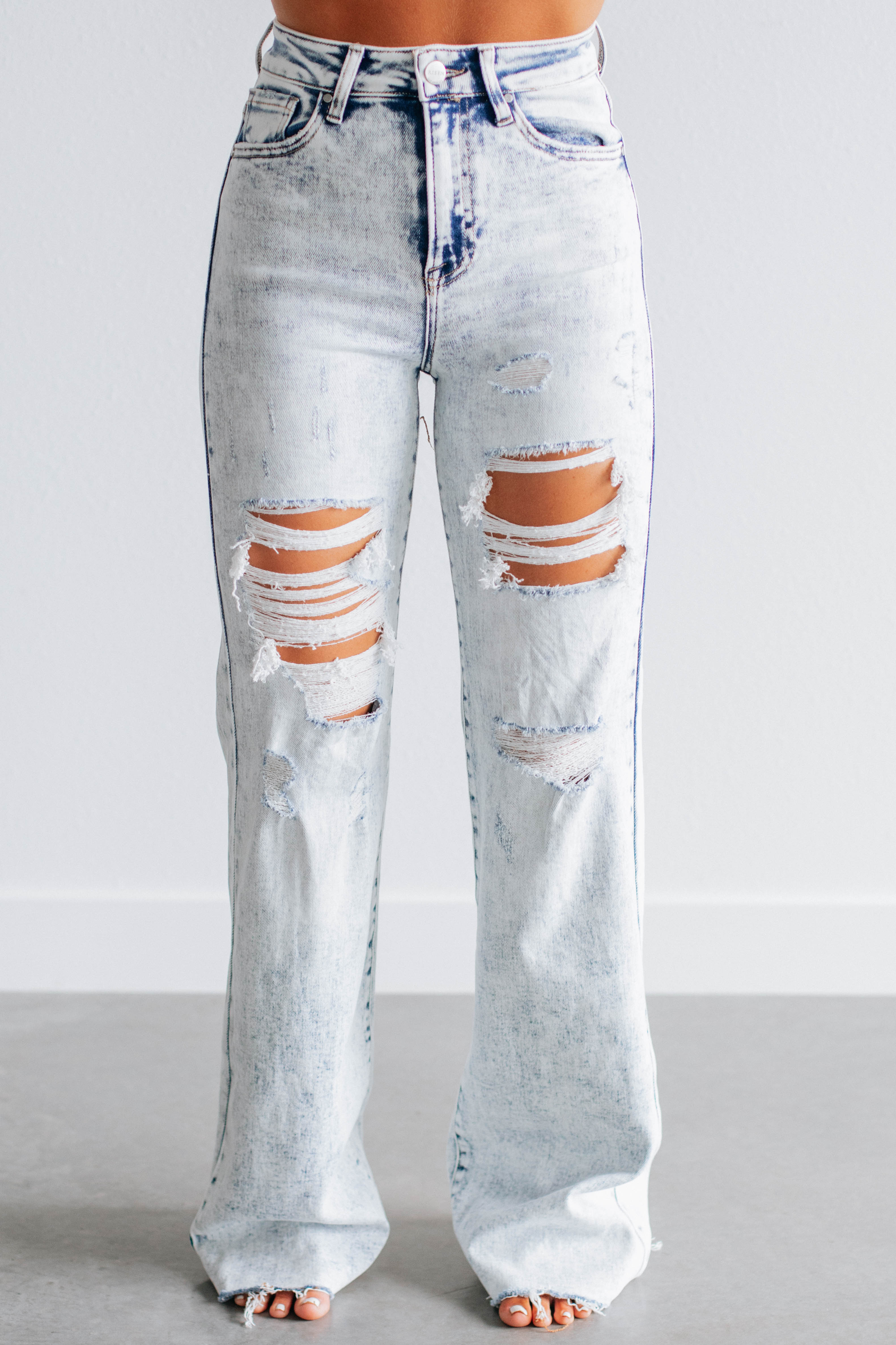 Avril Risen Vintage Light Wash High Waist Distressed Jeans for Women - Perfect for Casual Outfits, Date Nights & Street Style Fashion