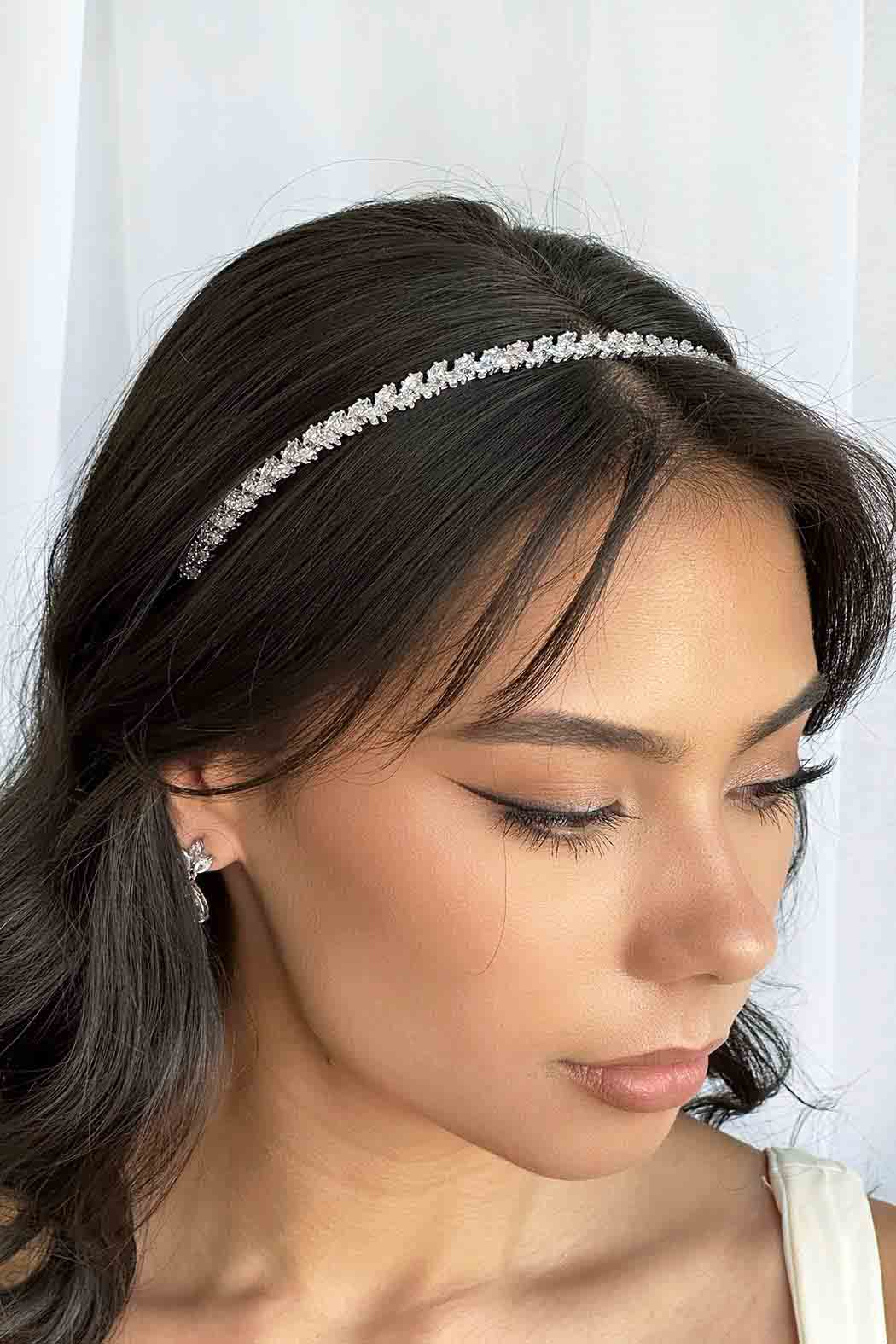Elegant Hazel Single Row Headband for Women - Perfect for Workouts, Yoga, and Everyday Styling