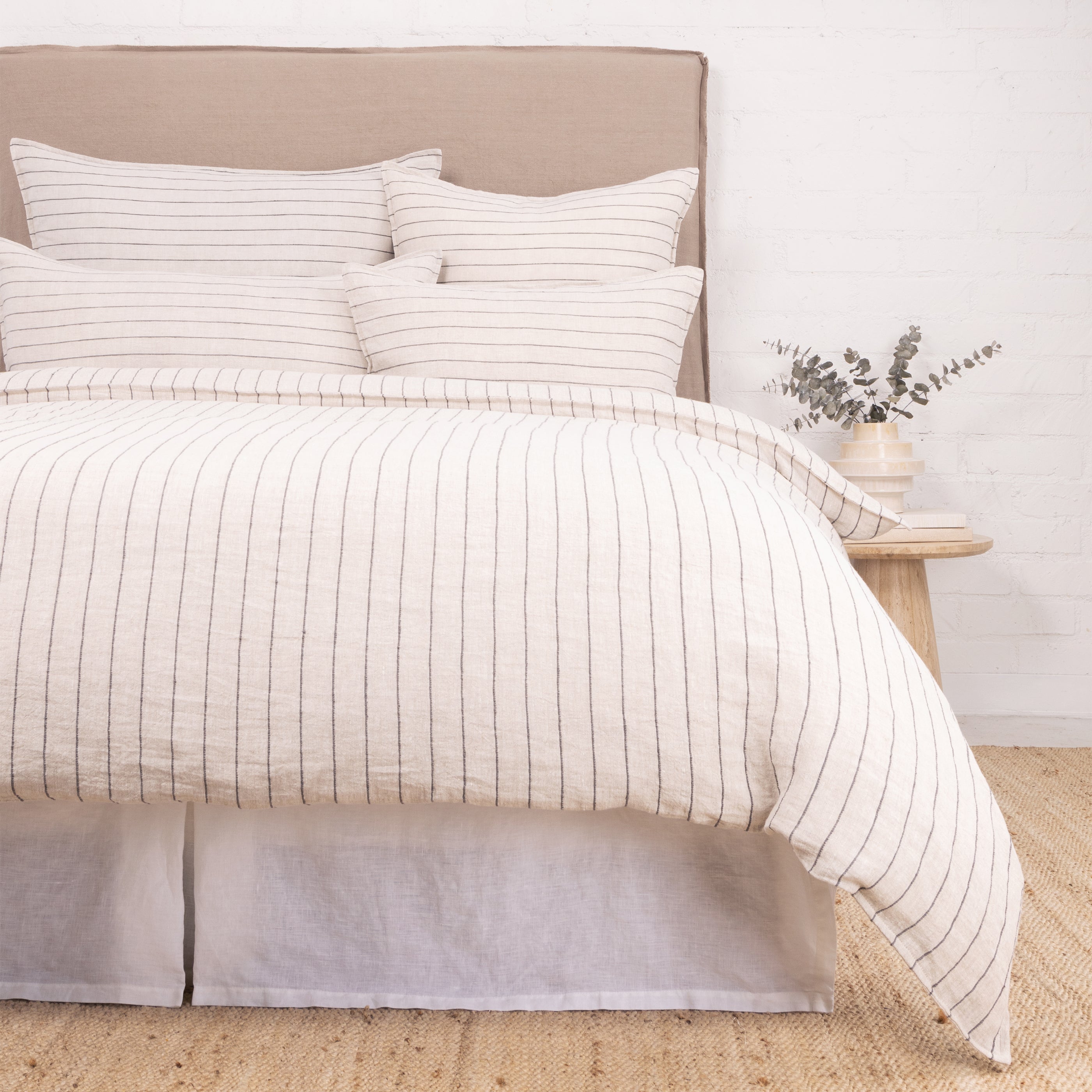 Premium Blake Duvet Cover Set - Soft & Breathable Bedding for All Seasons - Perfect for Master Bedroom, Guest Room & Dorm Decor