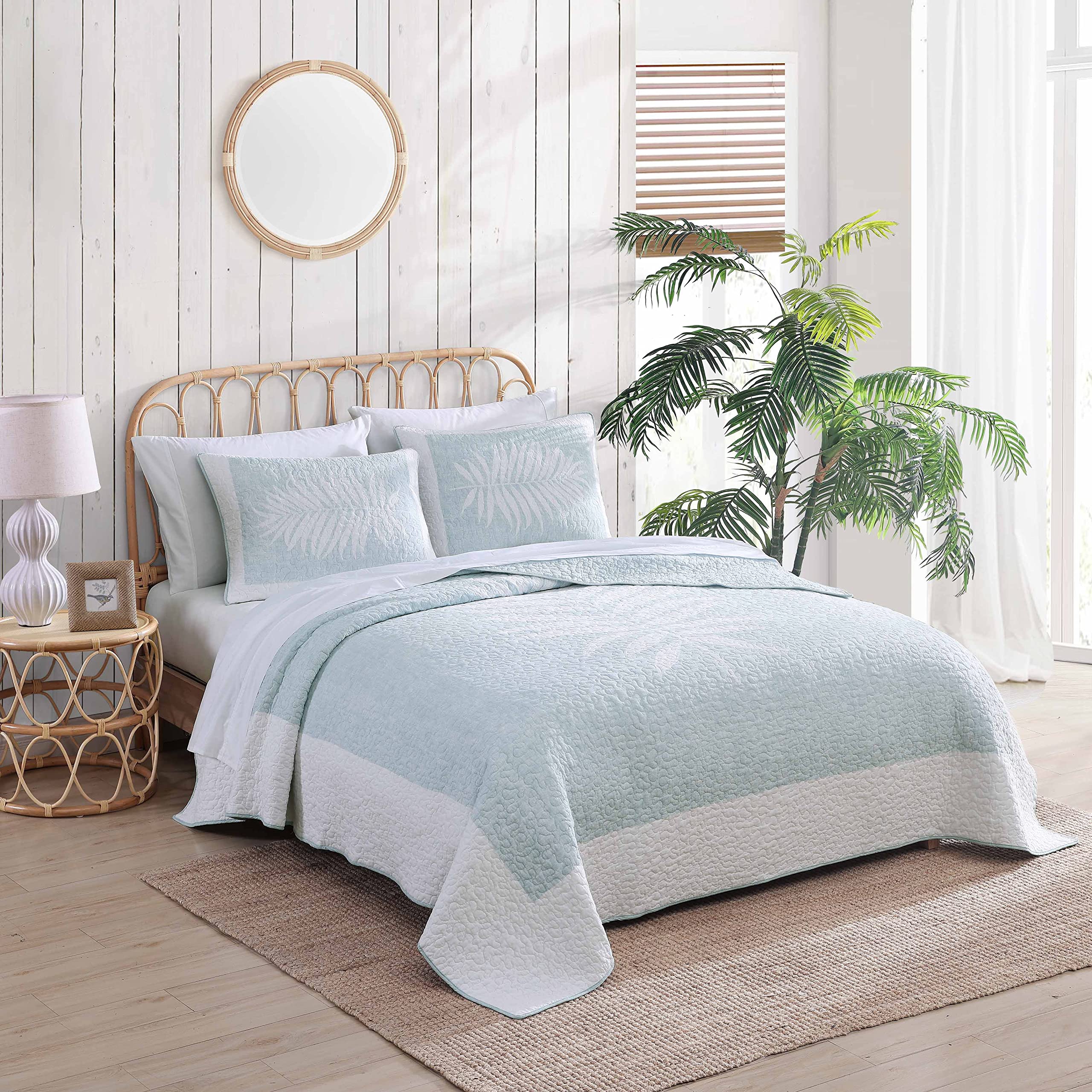Tommy Bahama Queen Size Reversible Cotton Quilt - Coastal Inspired Blue Fronds Design, Breathable Bedding for Summer & All Seasons | Perfect for Beach House, Guest Room & Master Bedroom Decor