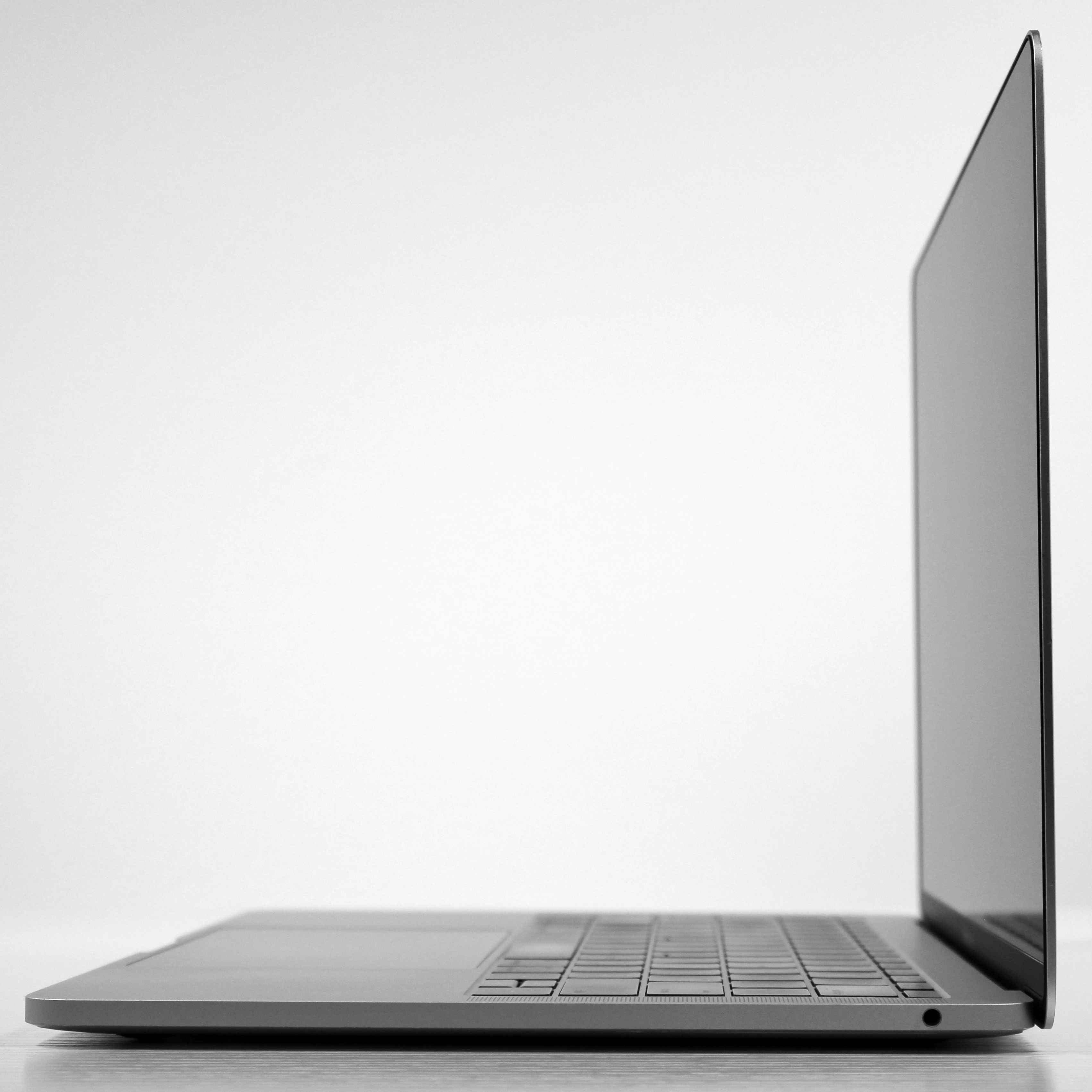 2016 Apple MacBook Pro 13-inch Laptop - Intel Core i5 2.0GHz, 8GB RAM, 256GB SSD, Silver (For Parts/Repair) - Perfect for DIY Tech Projects & Spare Components