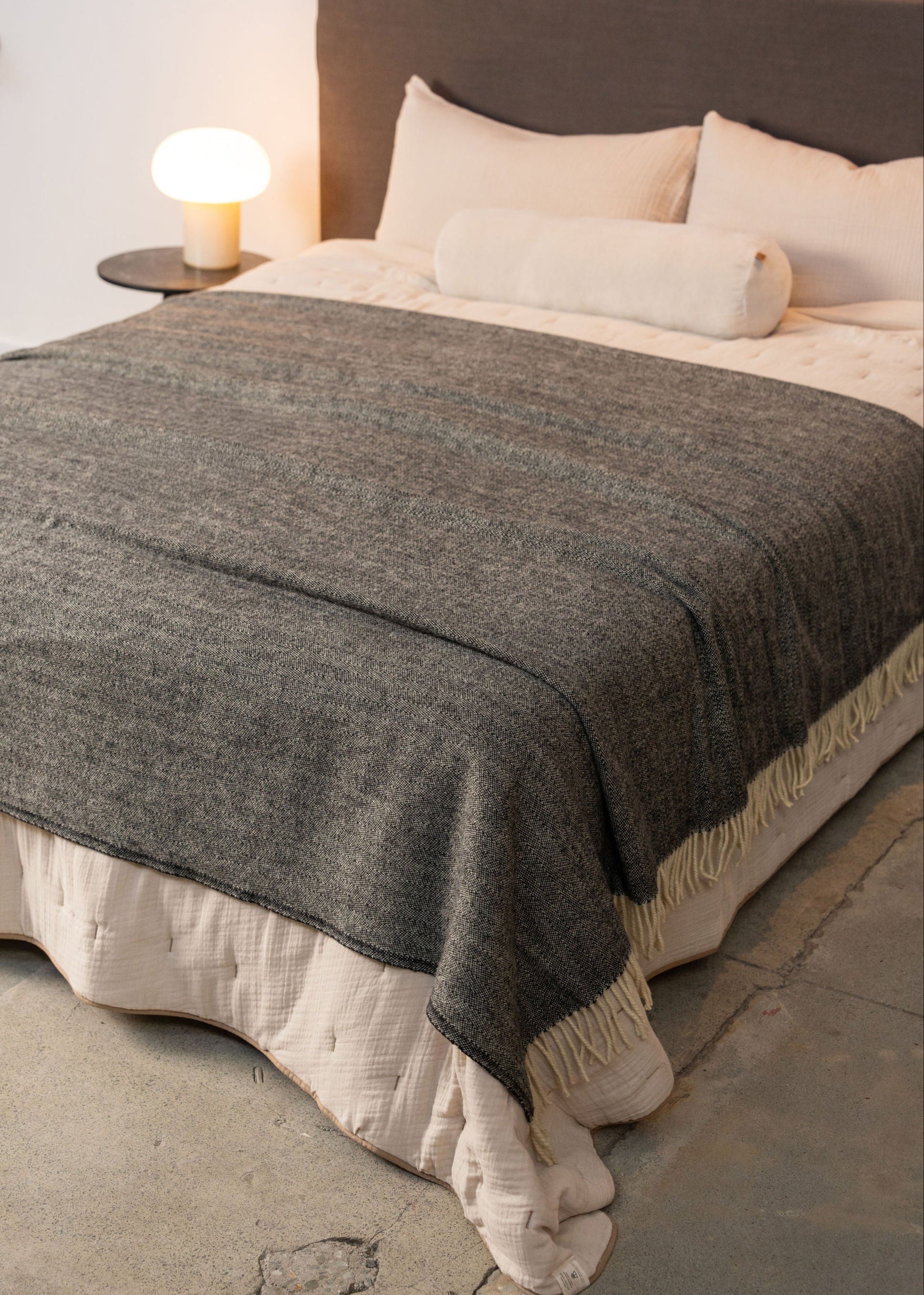 Premium Serra da Estrela Wool Throw Blanket & Bed Cover - Soft Charcoal Gray - Cozy Winter Bedding for Living Room, Bedroom & Cabin Decor