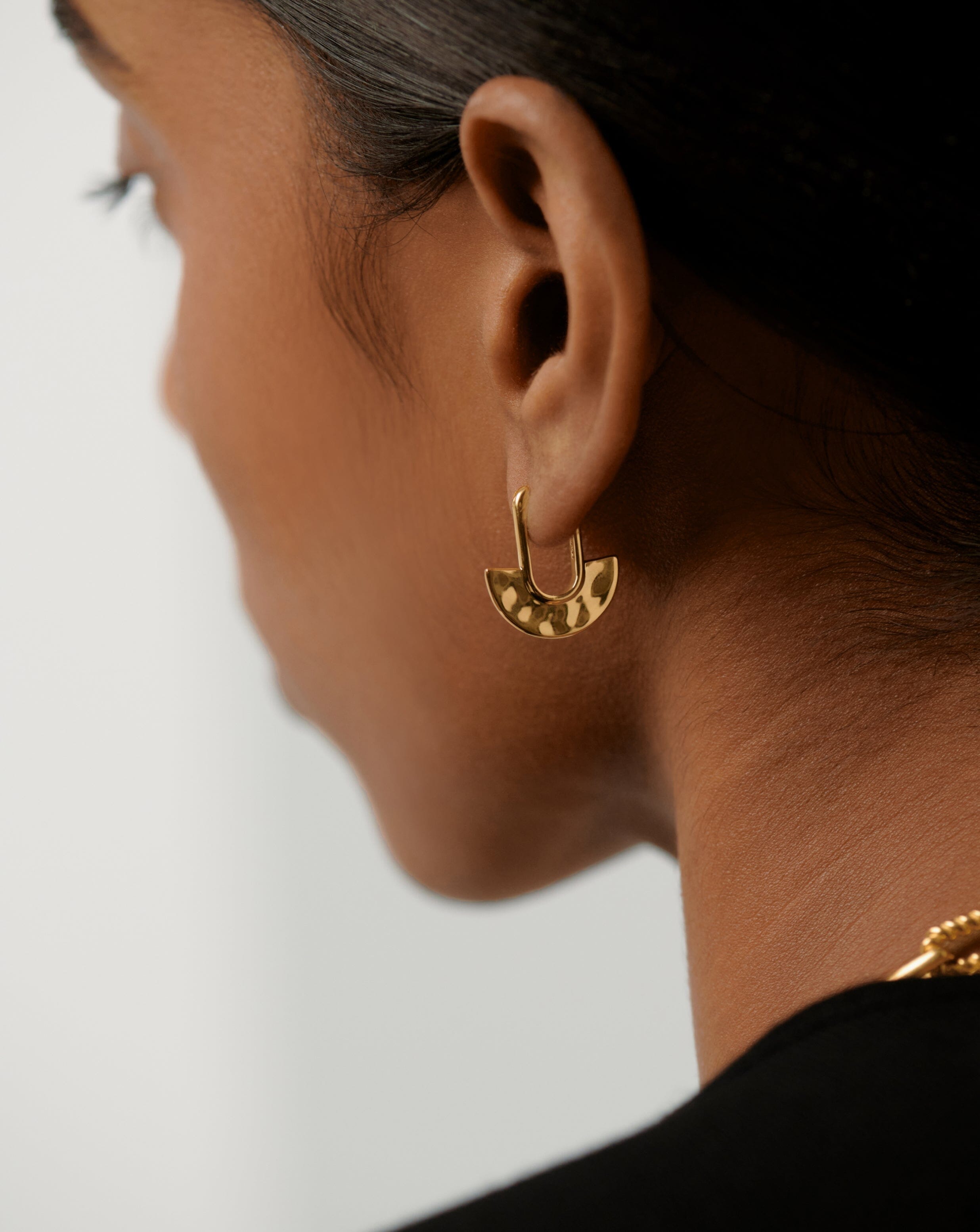 Zenyu Small Hoop Earrings for Women - 14K Gold Plated Minimalist Dainty Huggie Hoops - Perfect for Everyday Wear, Office, Date Night & Gift Giving