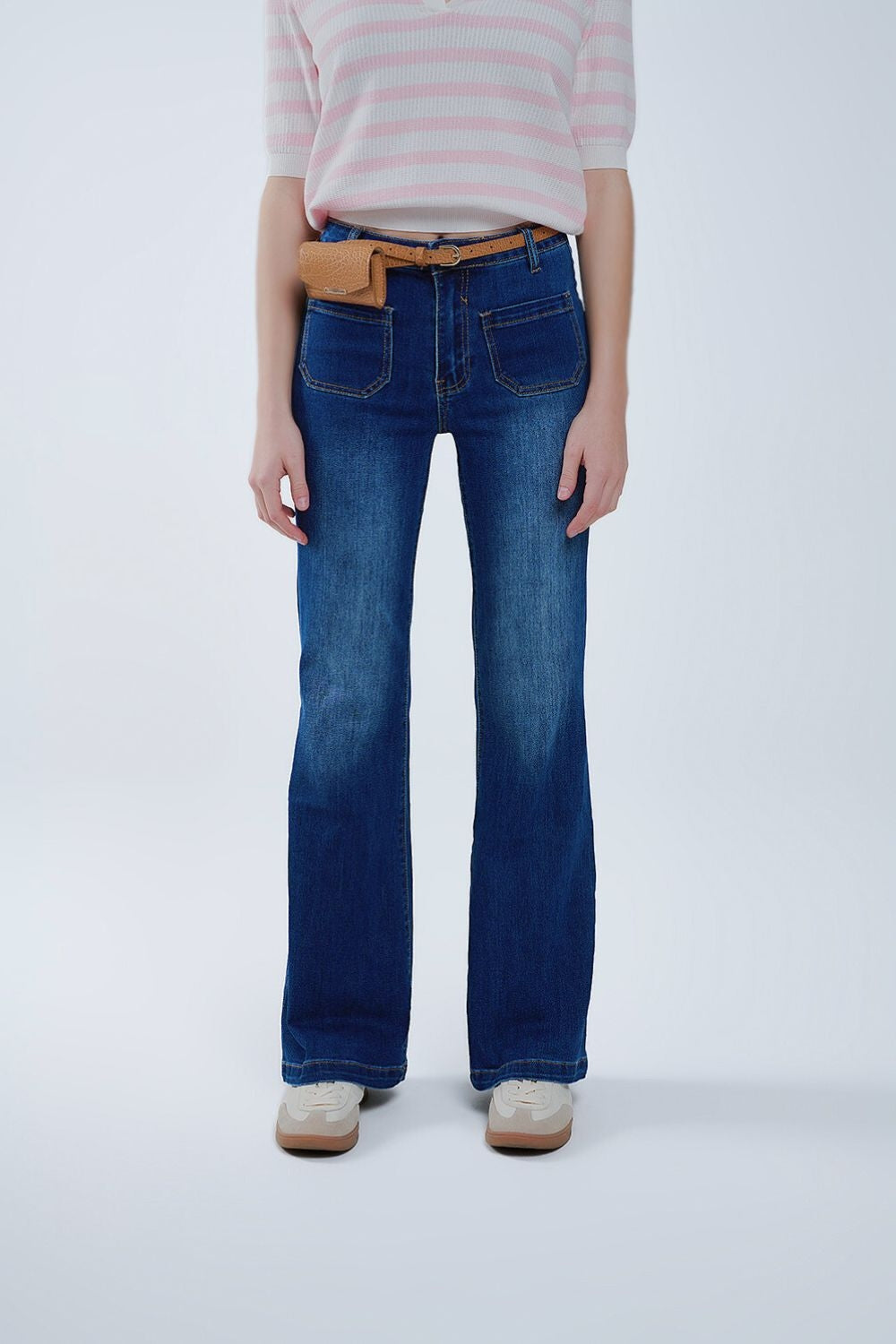 Dark Blue Flared Jeans with Front Pockets - Stylish & Comfortable for Casual Outfits & Everyday Wear