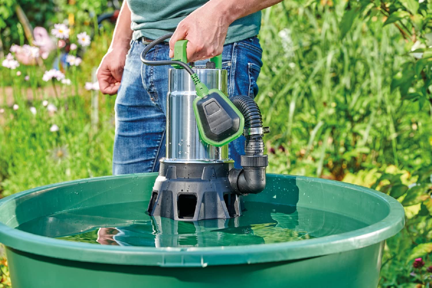 AQUANIQUE DWP 10000 Submersible Water Pump - 400W, 10,000 L/H Flow Rate, Max 25mm Particle Size, 6m Max Head - Wastewater Pump for Ponds, Pools, Flooded Basements & Construction Sites - Ideal for Drainage, Irrigation and Water Transfer Applications