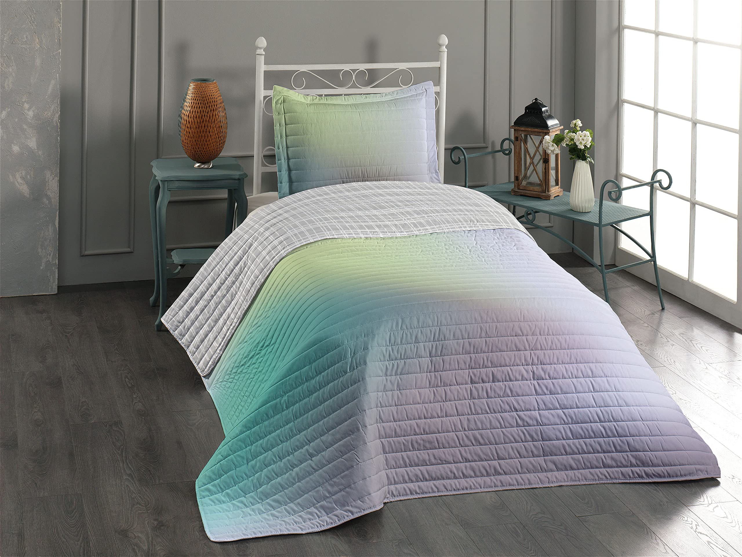 Ambesonne Pastel Reversible Bedspread Set - Abstract Blurry Colors Daydream Fantasy Design, Microfiber Comforter & Pillow Shams, Twin Size in Seafoam - Perfect for Bedroom Decor, Guest Room & Dormitory