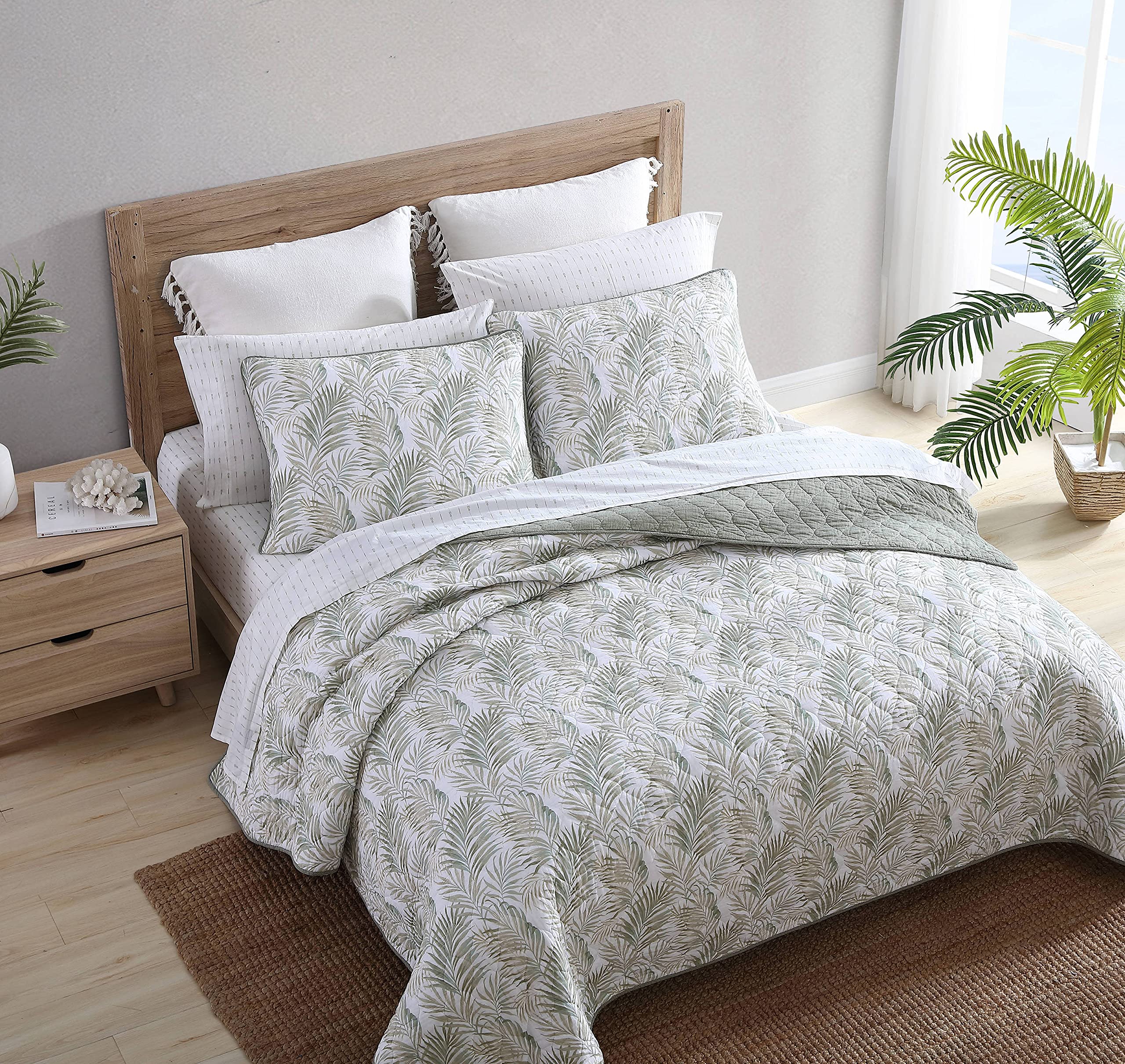 Tommy Bahama King Size Reversible Cotton Quilt Set with Matching Shams - Soft Coastal Bedspread in Maui Palm Green | Super Soft Bedding for Beach House, Guest Room & Master Bedroom Decor
