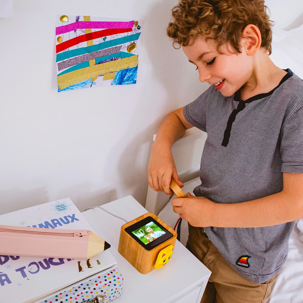 Lovebox for Kids - Digital Love Note Messenger | Meaningful Gift for Boys & Girls | Parent-Child Connection Device | USA Plug Version | Perfect for Birthdays, Valentine's Day & Long Distance Relationships