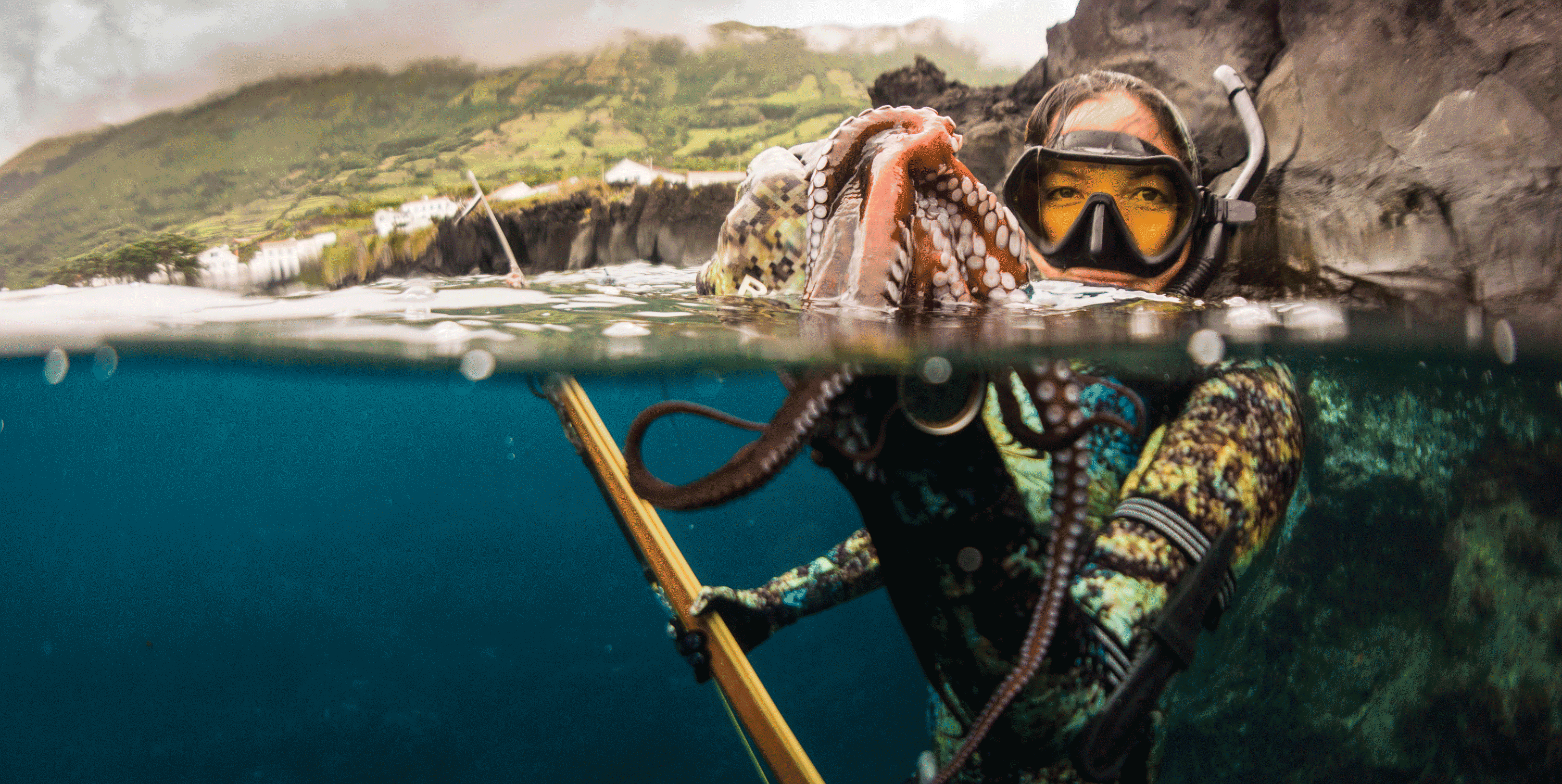 Riffe Frameless Dive Mask - Premium Scuba Diving Mask for Snorkeling & Spearfishing - Comfortable Low Volume Design for Clear Underwater Vision - Perfect for Ocean Adventures & Marine Exploration