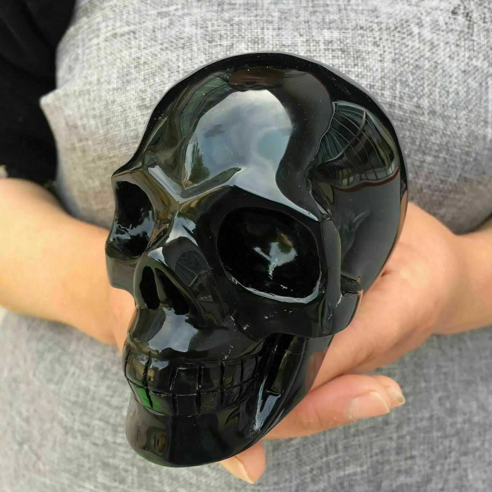 Natural Black Obsidian Quartz Crystal Skull - Hand Carved Healing Stone for Reiki, Meditation & Spiritual Energy - Perfect for Home Decor, Yoga & Chakra Balancing