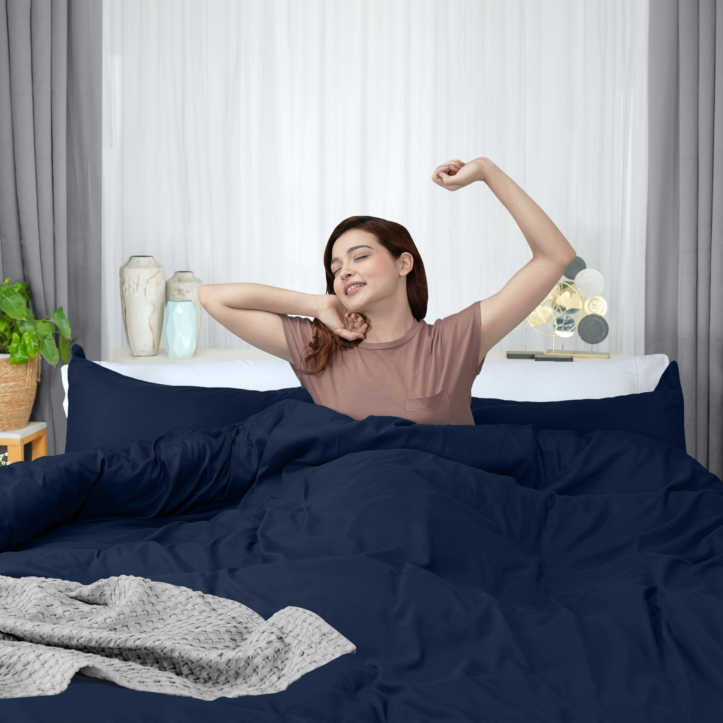Utopia Bedding Queen Size Duvet Cover Set - Soft Brushed Microfiber 3-Piece Comforter Cover with Zipper Closure (90x90 Inches, Navy) - Perfect for Master Bedroom, Guest Room & Cozy Home Decor