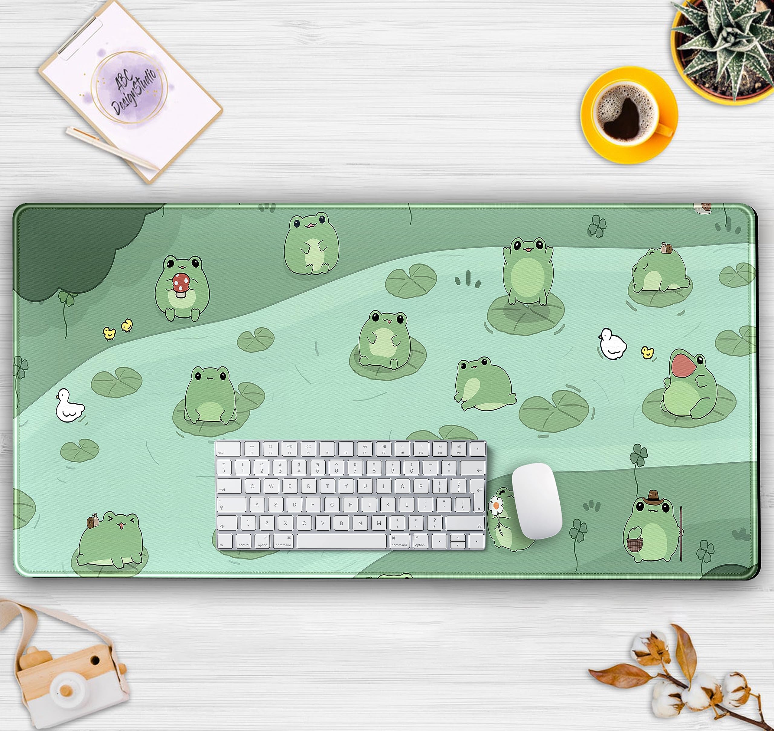 Cute Green Frog Desk Mat - XXL Large Extended Gaming Mouse Pad (31.5x15.75 in) - Japanese & Korean Aesthetic Keyboard Mat for Women, Girls Office & Gaming Setup - Perfect for Anime Lovers, PC Battlestations & Kawaii Workspace Decor