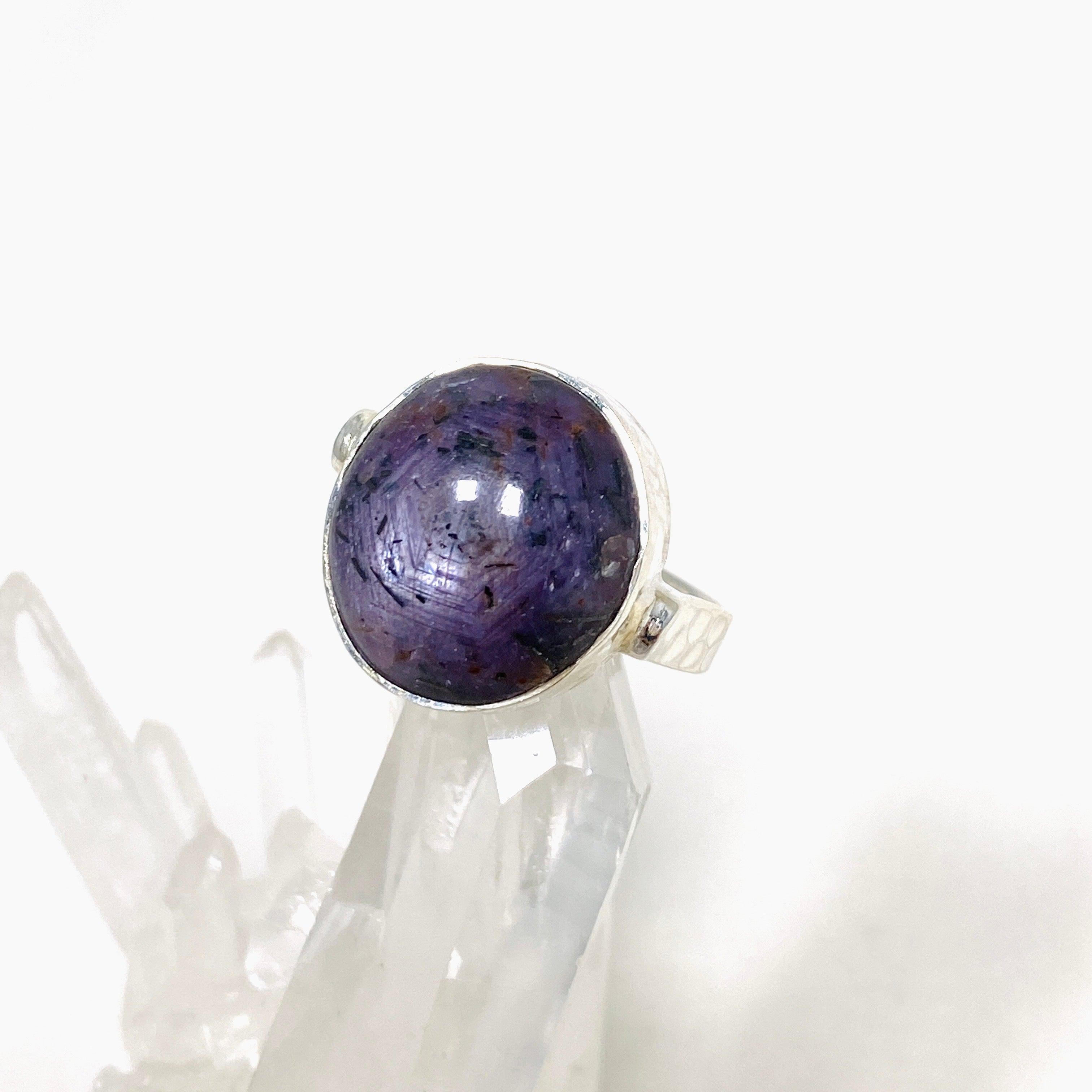 Elegant Sapphire Oval Ring with Hammered Sterling Silver Band - Size 8 (KRGJ3187) | Perfect for Engagement, Anniversary & Special Occasion Gifts