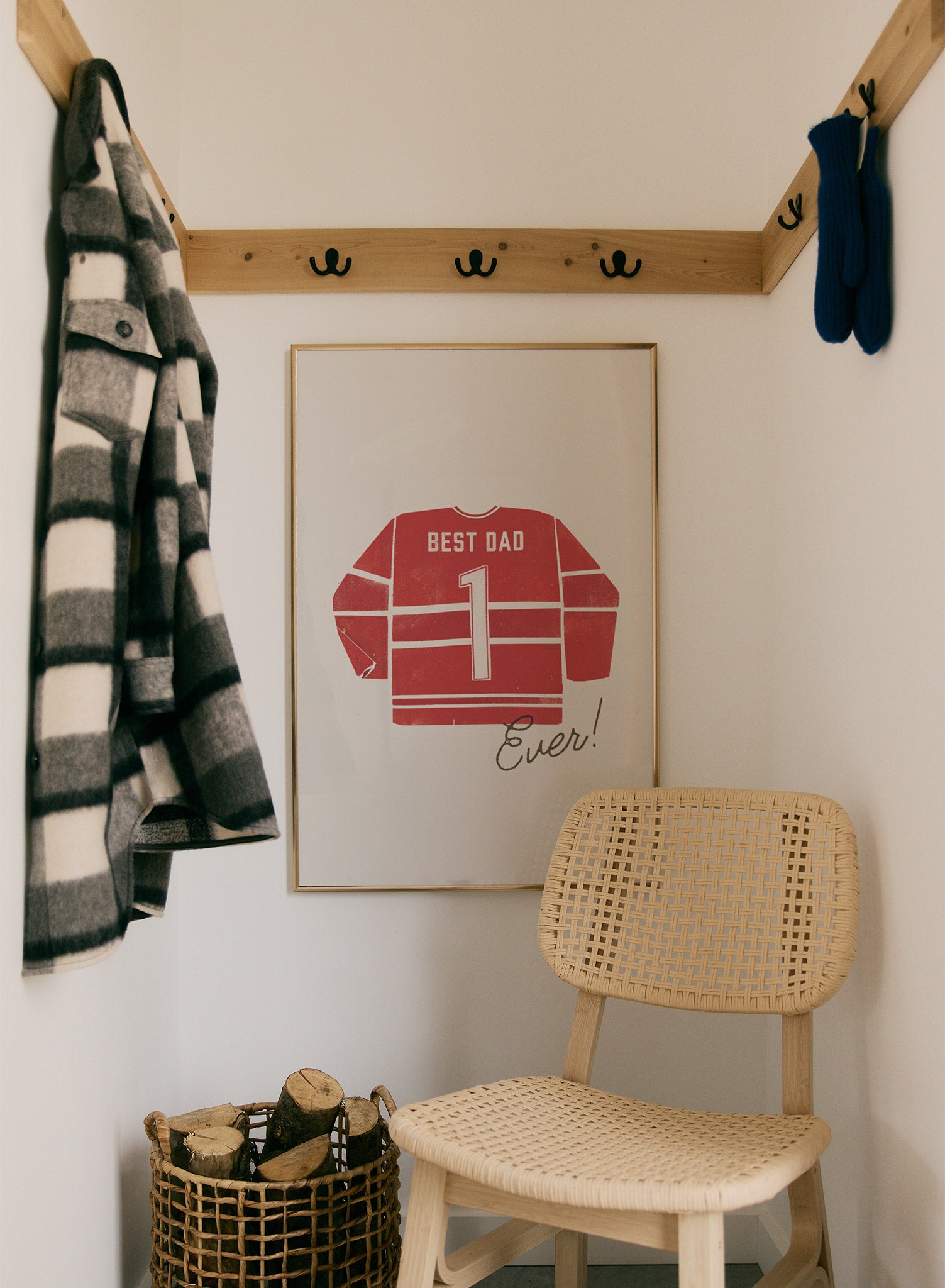 Best Dad Ever Red Poster - Heartwarming Gift for Father's Day, Birthday & Home Decor - Perfect for Living Room, Office & Man Cave Wall Art
