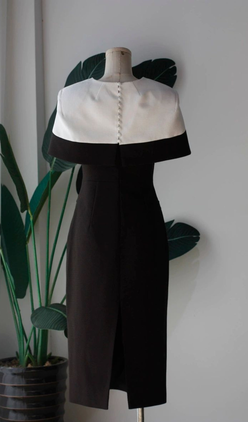 Elegant Cape Coat & Suspenders Two-Piece Dress Set for Women | Vintage-Inspired Outfit for Parties, Weddings & Special Occasions