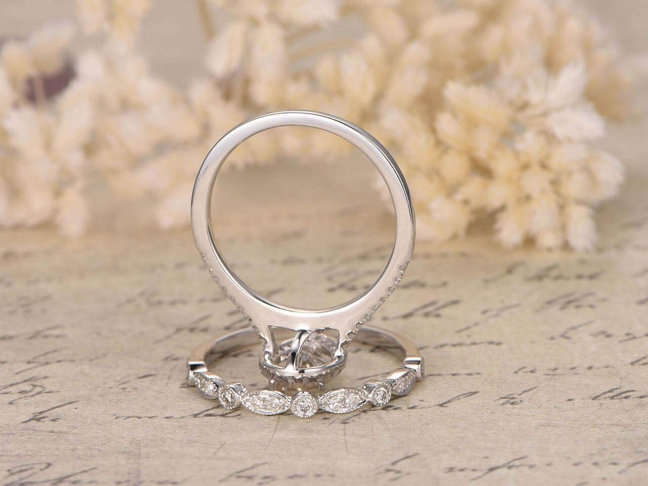 1.50 Carat Pear Cut Moissanite & Diamond Wedding Ring Set in 18k Gold Plating - Elegant Bridal Jewelry for Engagement, Proposal & Anniversary Gifts