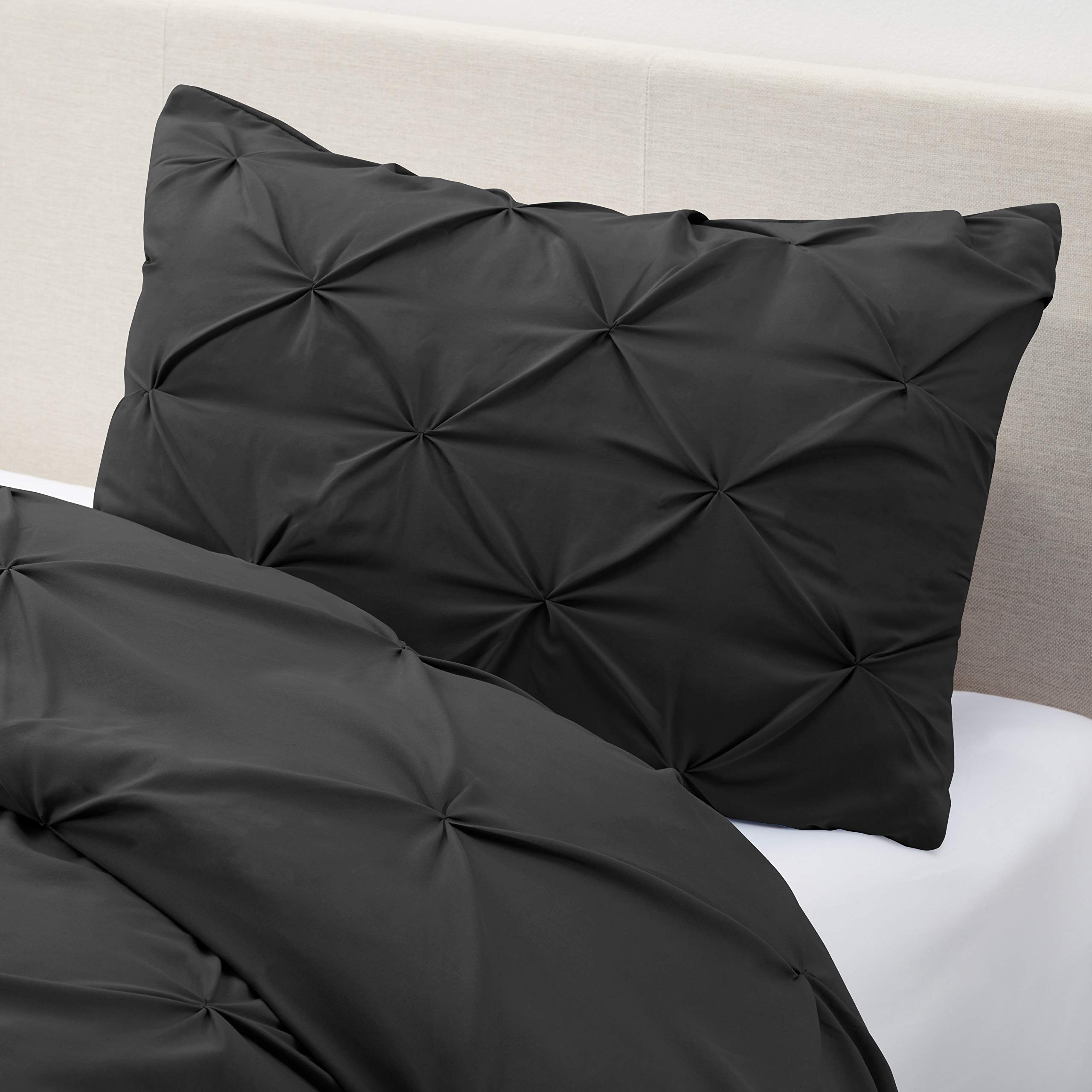 Nestl Twin Comforter Set - Pinch Pleat & Pintuck Design Down Comforter with 1 Pillow Sham, 2-Piece Bedding Set for Twin/Twin XL Beds - Black | Perfect for Kids Rooms, Guest Bedrooms & Dorm Decor