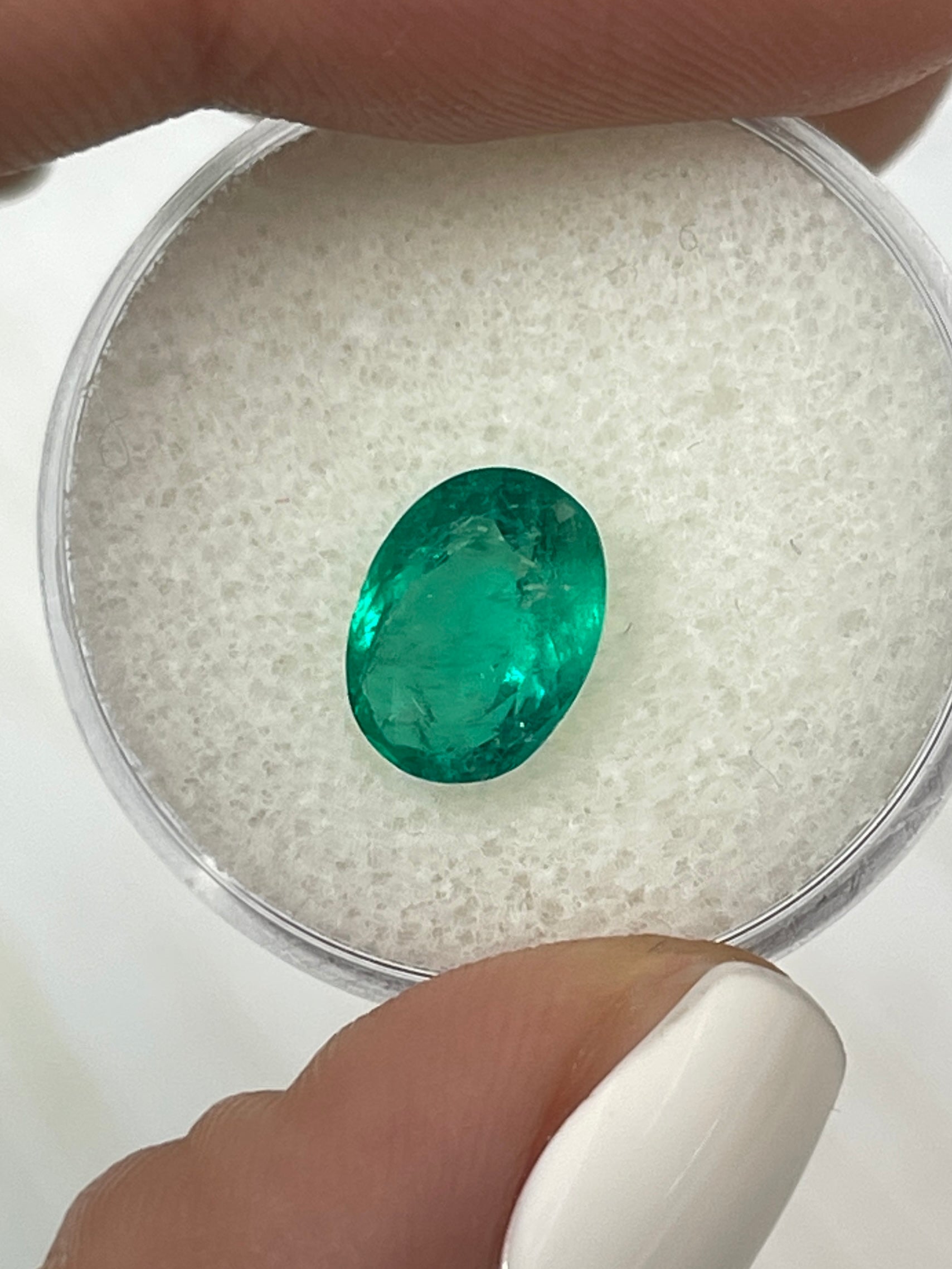 1.93 Carat Natural Colombian Emerald - 9.5x7.3mm Oval Cut Loose Green Gemstone for Jewelry Making & Engagement Rings