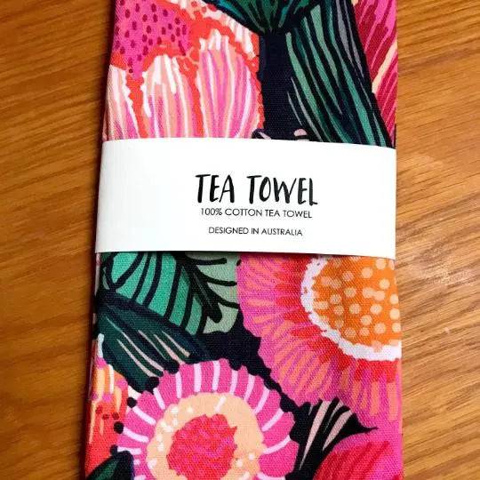 Flowers of Oz Designer Tea Towel - Premium Cotton Kitchen Towel for Drying Dishes & Decor - Perfect for Australian-Themed Kitchens, Gifts, and Home Decor