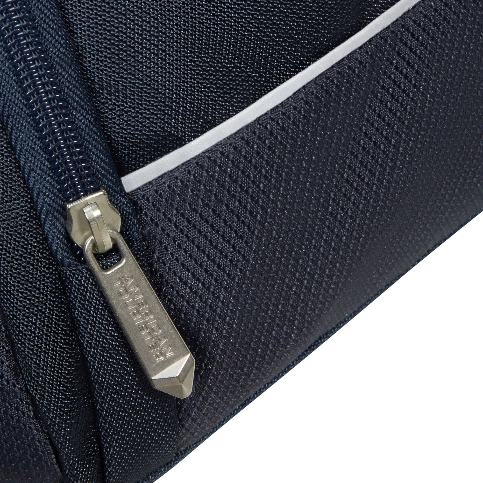 American Tourister Summerride Duffle Bag - Lightweight Travel Duffel for Gym, Sports & Weekend Getaways - Perfect Carry-On Luggage for Men & Women