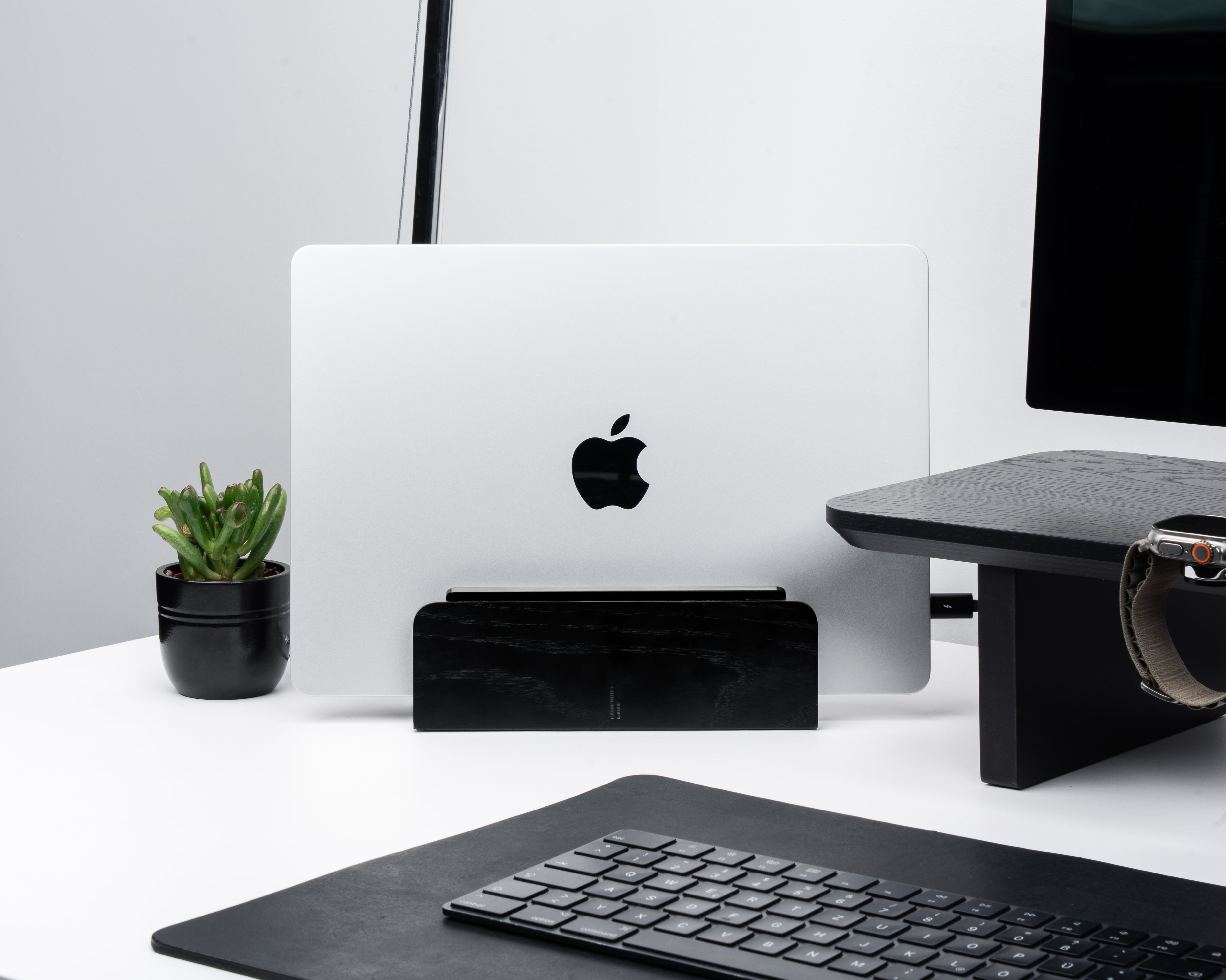 Premium USB-C Laptop Docking Station - 12-in-1 Multi-Port Hub with 4K HDMI, Ethernet, USB 3.0, SD/TF Card Reader - Perfect for Home Office, Remote Work & Gaming Setup