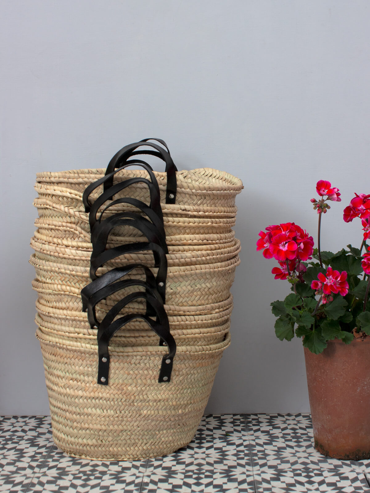Mini Valencia Basket Bag - Black Woven Handbag for Women, Perfect for Beach, Picnic, and Summer Outings