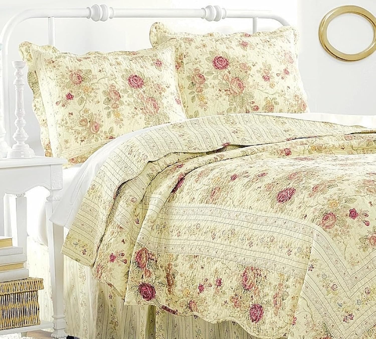 Romantic Roses Queen Size Cotton Quilt Set - 4pc Bedding with Sheet Grippers | Soft Breathable Comforter Cover for Master Bedroom, Guest Room & Dorm Decor