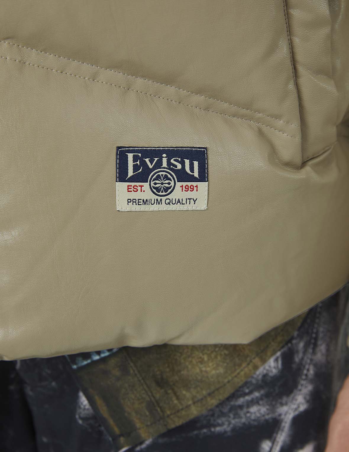Stylish Logo & Seagull Applique Down Jacket - Warm Winter Coat for Women - Perfect for Outdoor Activities & Casual Wear