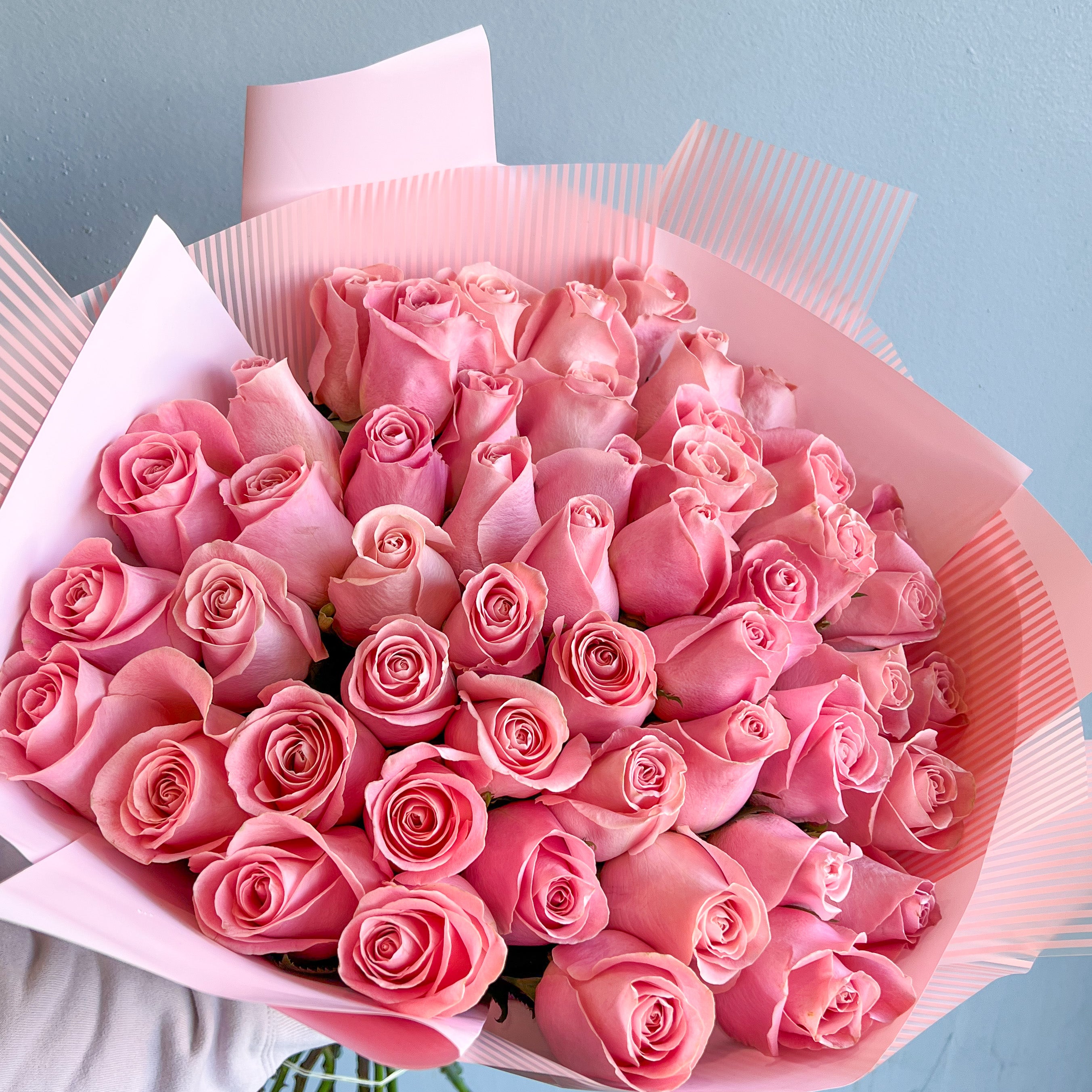 50 Fresh Pink Roses Bouquet - Long-Lasting Elegant Floral Arrangement for Weddings, Anniversaries & Romantic Gifts