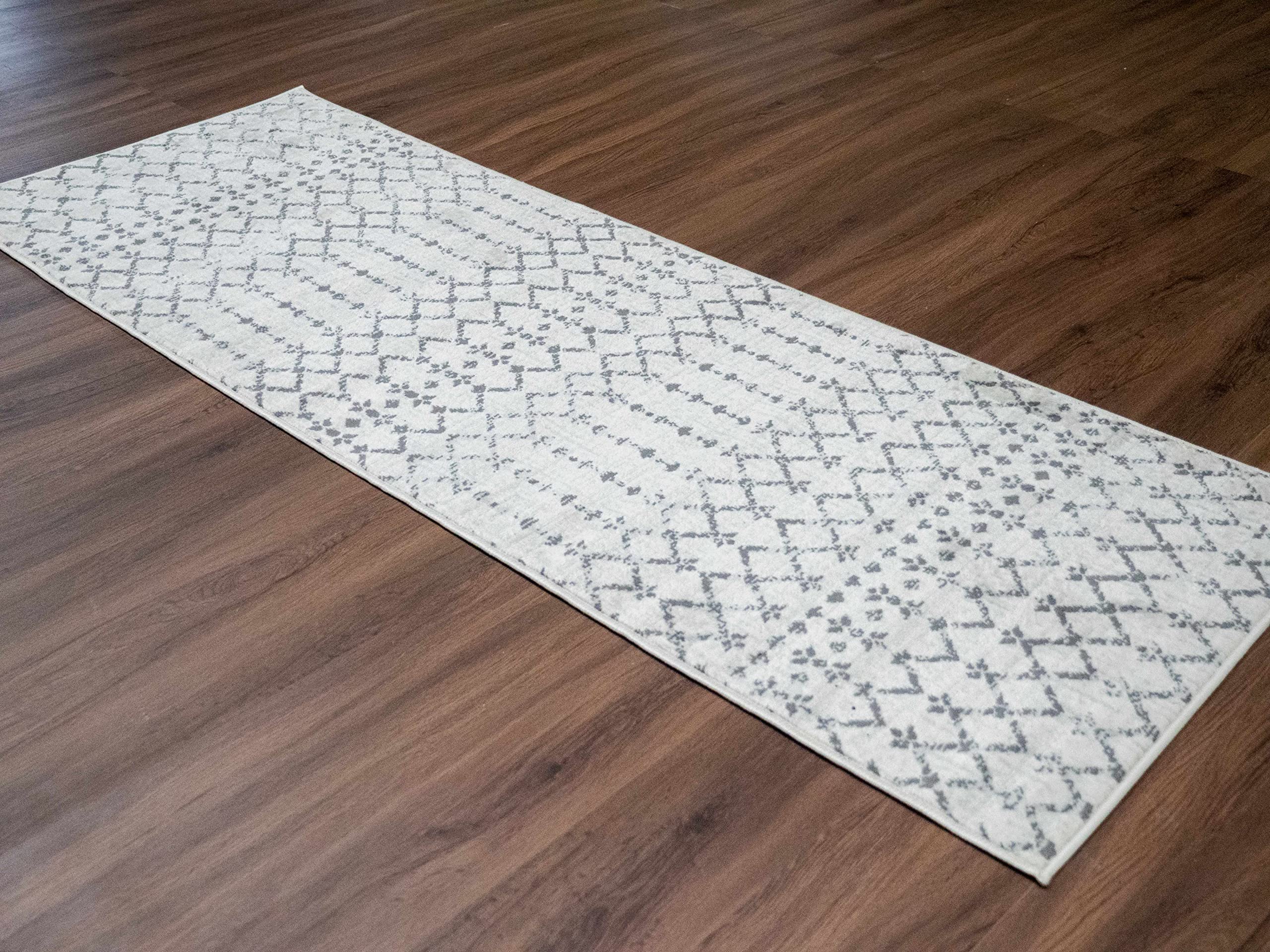 Hauteloom Tigris Traditional Gray Ivory Area Rug 5'3