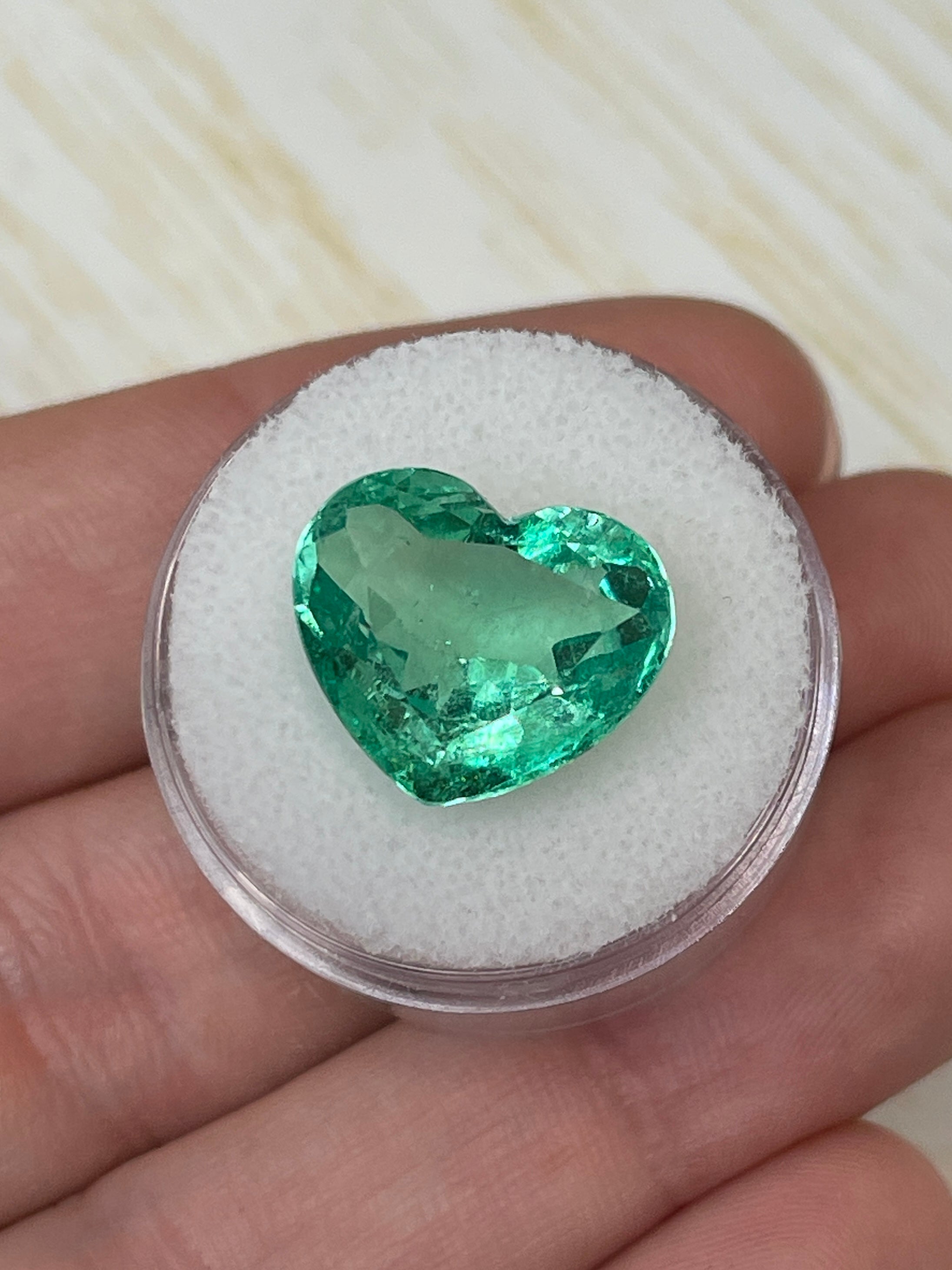 13x16mm 9.84 Carat Natural Colombian Loose Emerald Gemstone - Heart Cut, Eye Clean Bubbly Inclusion for Jewelry Making, Engagement Rings & Luxury Gifts