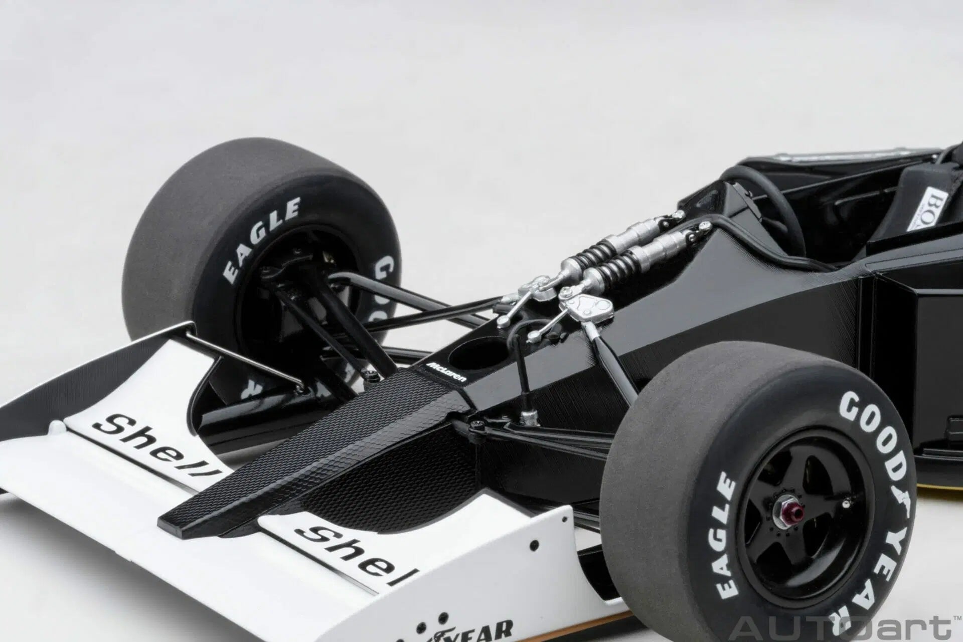 PREORDER AUTOart 1:18 Scale McLaren Honda MP4/6 Japanese GP 1991 Ayrton Senna #1 Diecast Model Car with McLaren Logo - Collectible Racing Memorabilia for Display & Car Enthusiasts