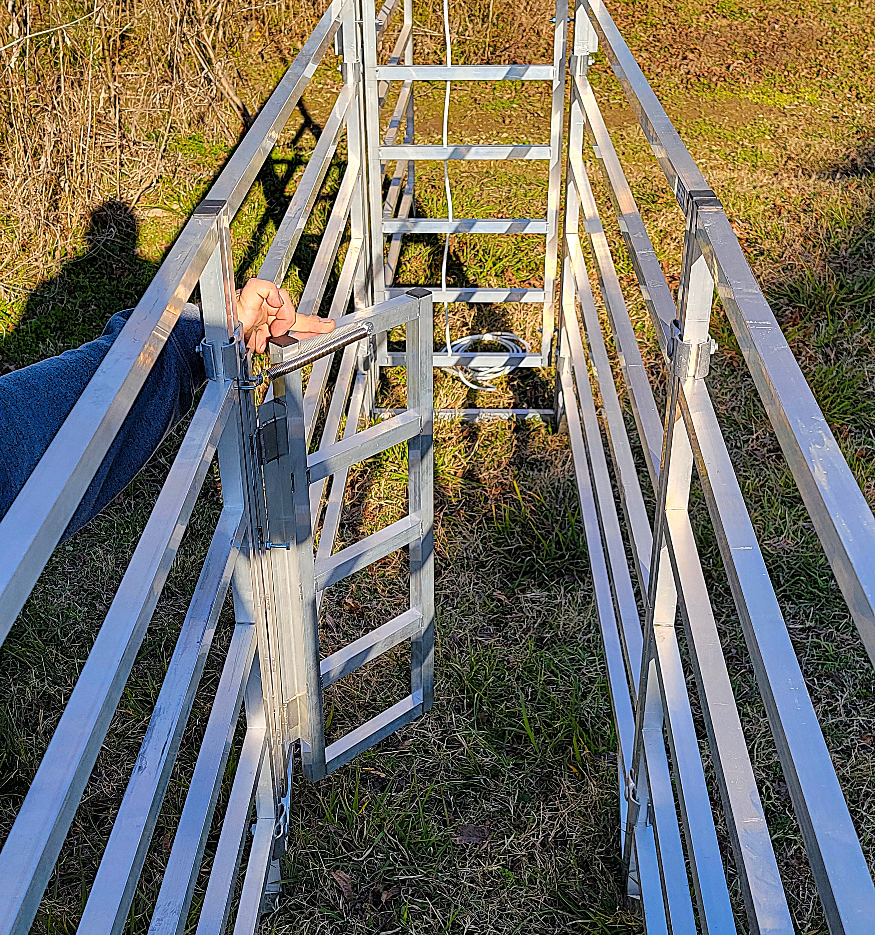 Aluminum Sheep and Goat Anti-Backup Gate - Heavy Duty Livestock Sorting Alley & Pen System for Farm, Ranch, and Dairy Use