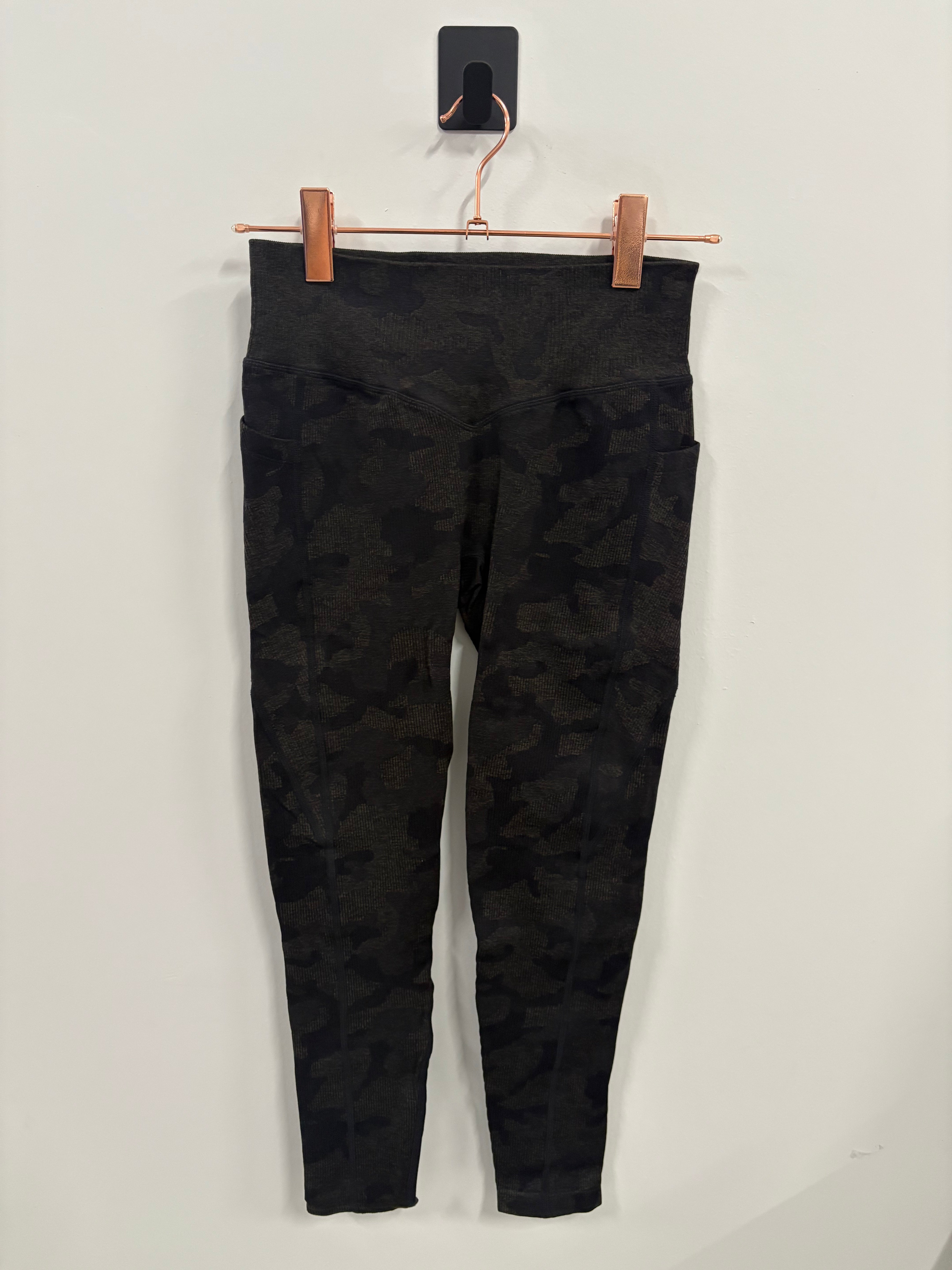 Seamless Leggings with Pockets - Black Small | High Waist Yoga Pants for Women | Perfect for Workout, Running & Everyday Wear