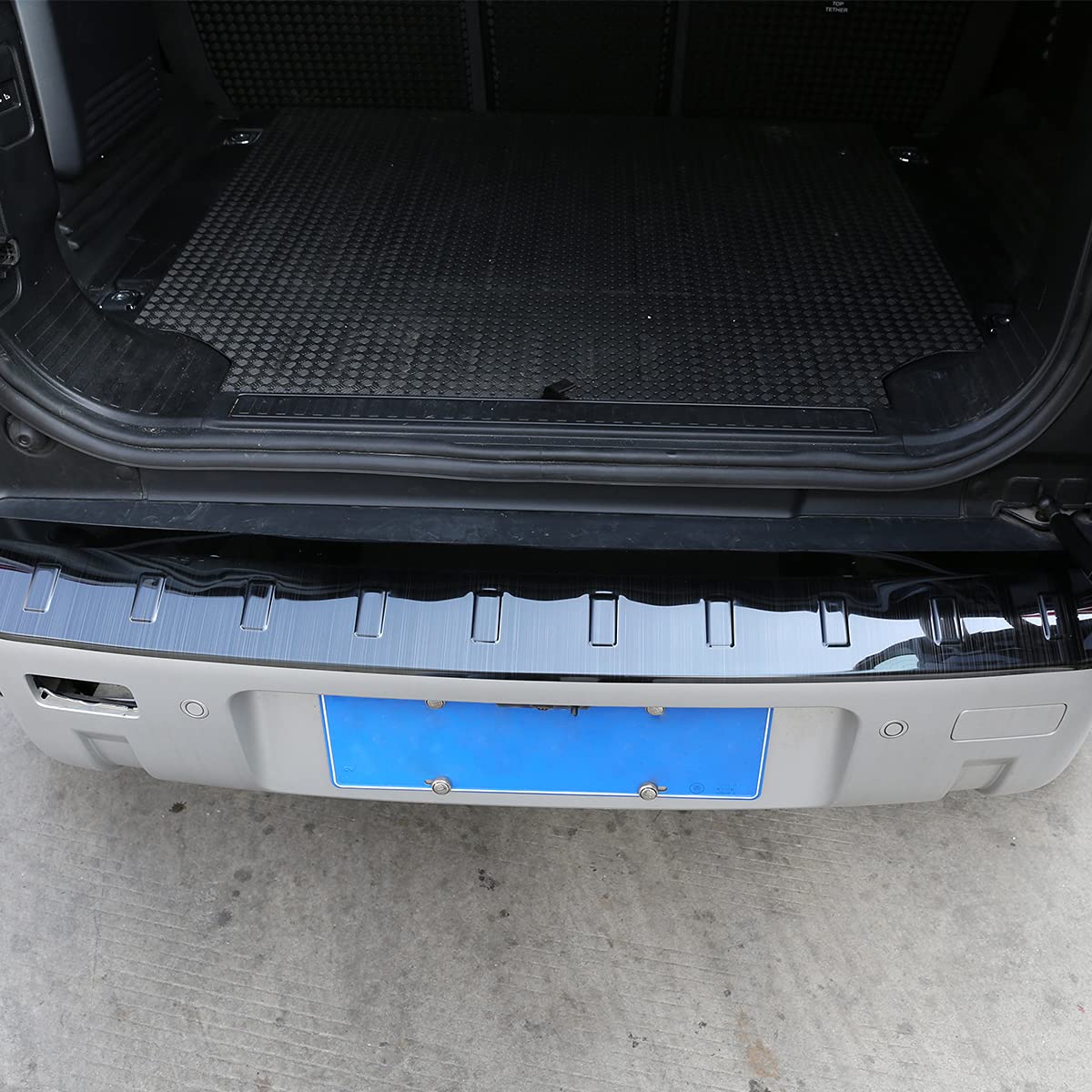 Stainless Steel Rear Bumper Guard for Land Rover Defender 110 (2020-2021) - Black Car Exterior Protector Cover | Durable Off-Road Accessory for Adventure & City Driving