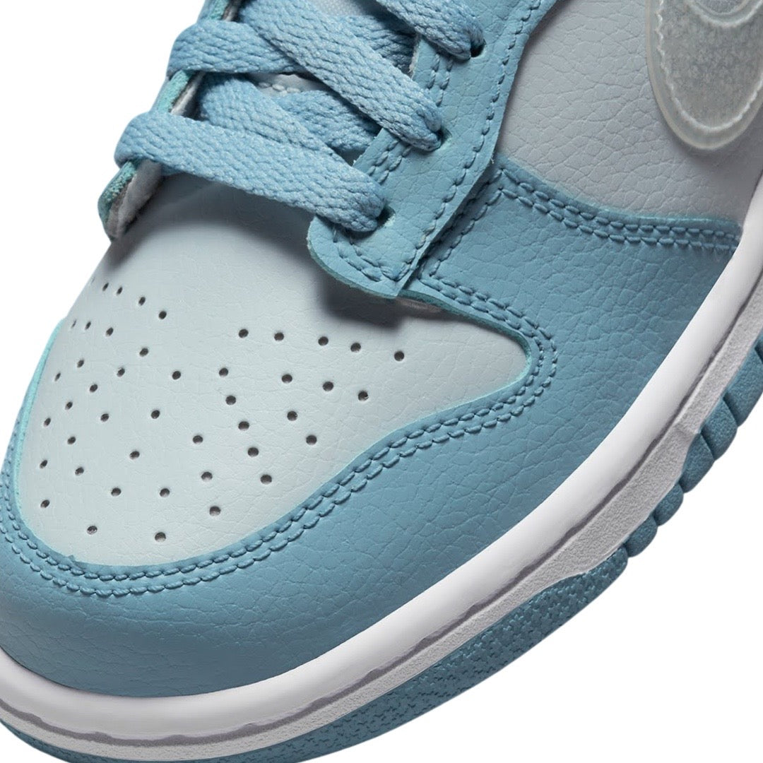 Nike Dunk Low GS Sneakers in Aura Blue - Stylish & Comfortable Shoes for Girls - Perfect for School, Sports & Casual Wear