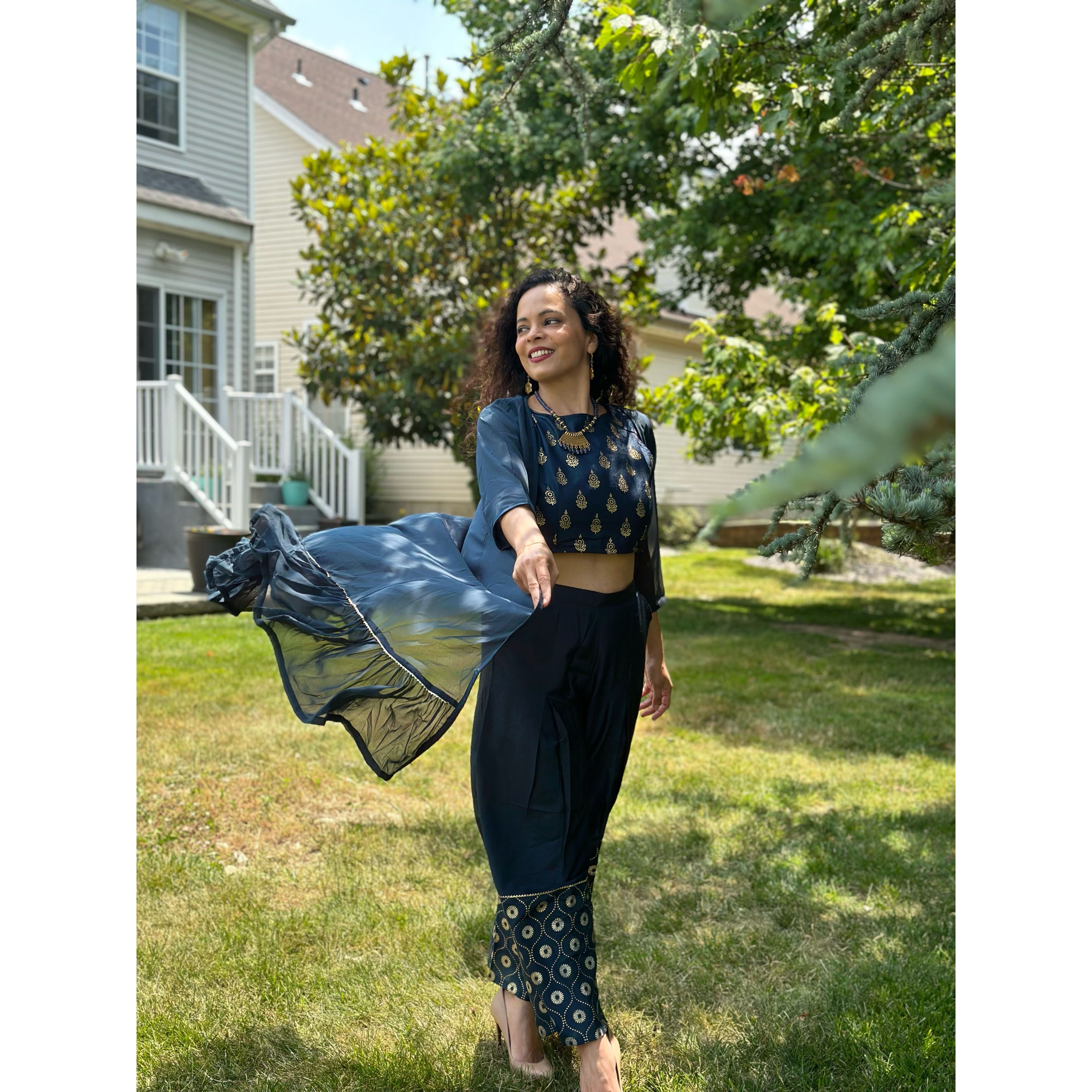 Stylish Women's 3-Piece Outfit Set - Flowy Palazzo Pants, Chic Crop Top & Fashionable Jacket | Casual Wear, Office Attire & Evening Occasions