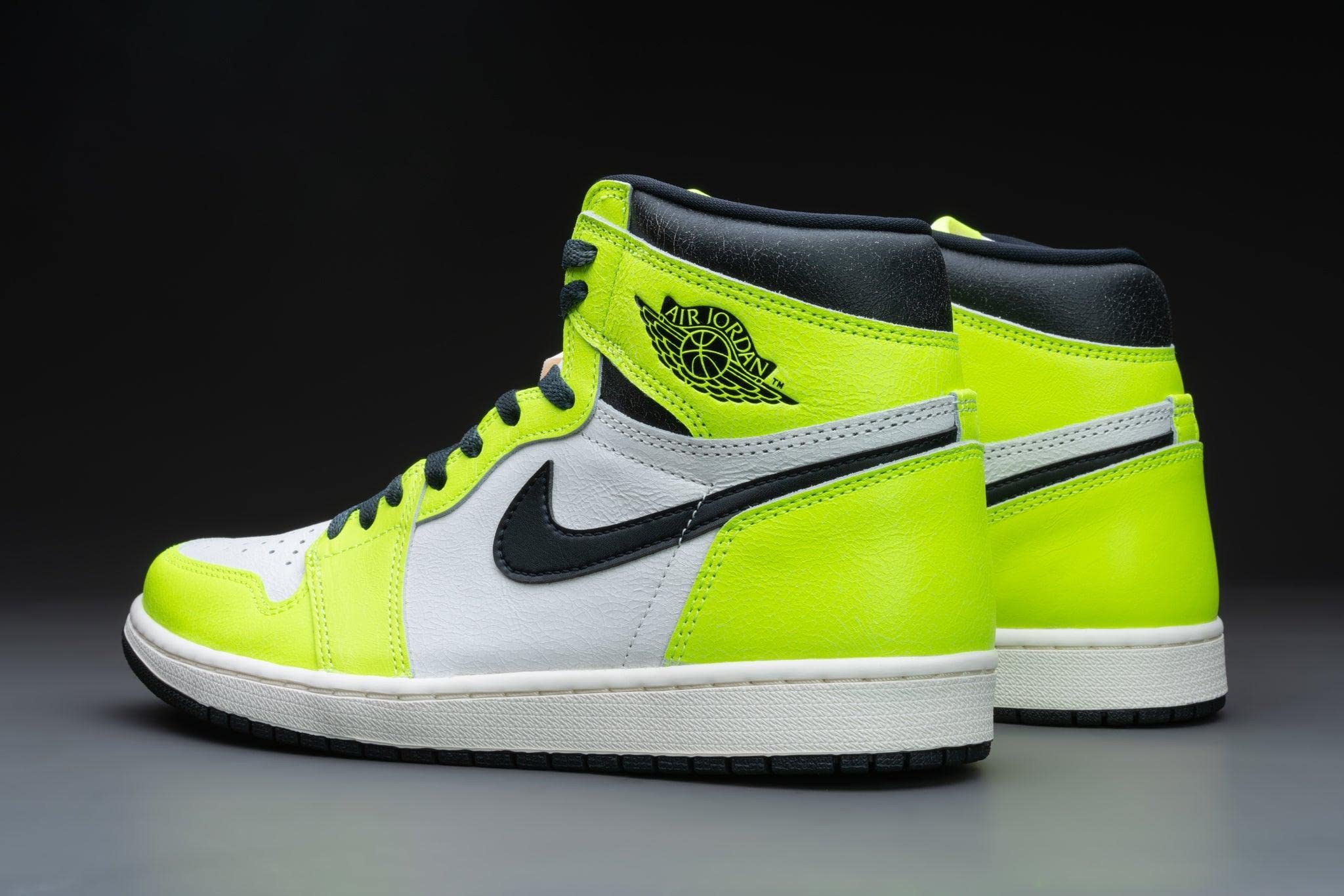 Nike Men's Air Jordan 1 Retro High OG Basketball Shoes - Classic Sneakers for Streetwear, Casual & Sports Performance