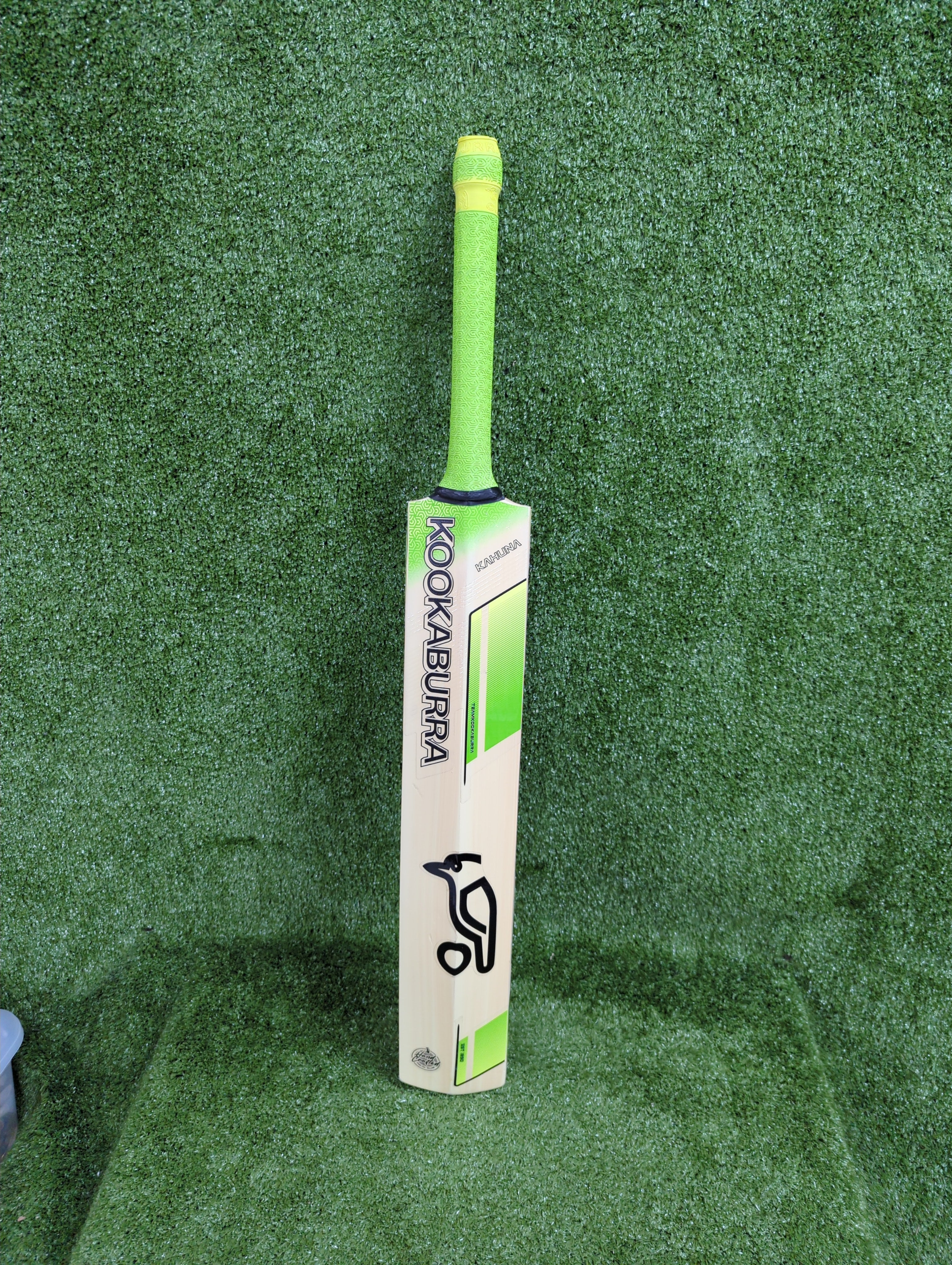 Kookaburra Kahuna 6.5 English Willow Cricket Bat - Premium Harrow Grade for Professional Players | Perfect for Matches & Training Sessions
