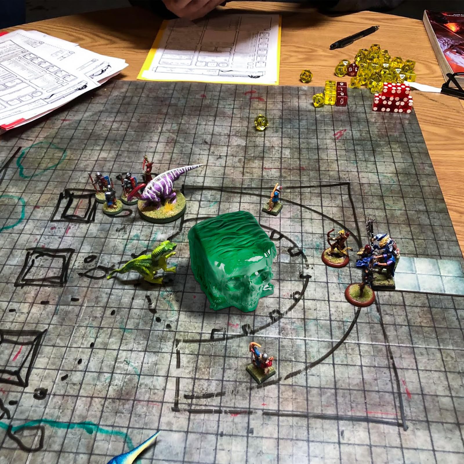 Skull Gelatinous Cube Dice Holder - Translucent Resin Dice Cage for DND - Perfect Tabletop RPG Accessories & Gifts for Gamers - Ideal for D&D Sessions, Board Game Nights & Roleplaying Adventures