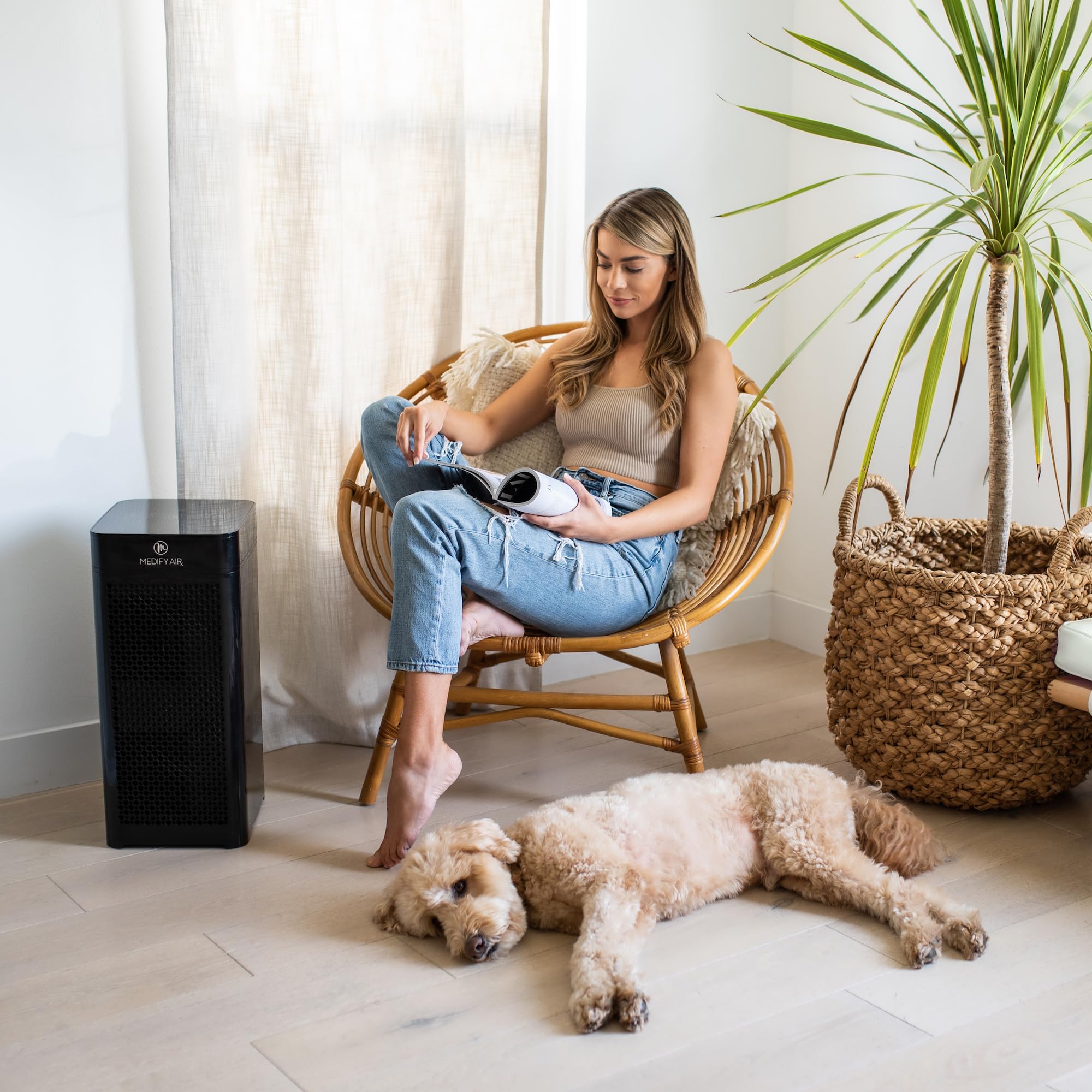 Medify MA-40 True HEPA H13 Air Purifier - Covers 1,793 sq ft in 1 Hour | Eliminates Smoke, Wildfire Smoke, Odors, Pollen & Pet Dander | Filters 99.9% of Particles Down to 0.1 Microns | Black (1-Pack) | Perfect for Bedrooms, Living Rooms & Offices